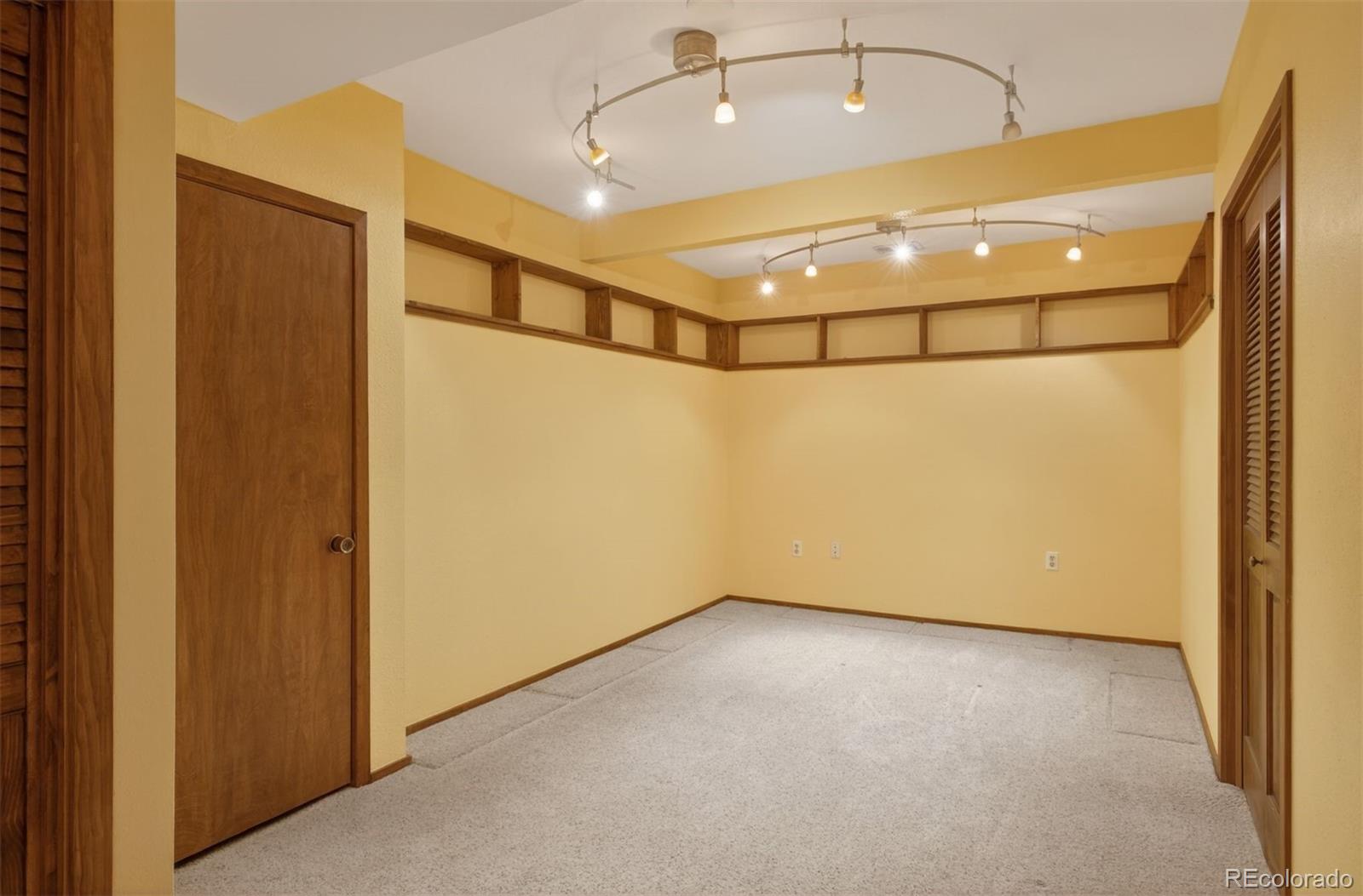 942 Gilia Drive
