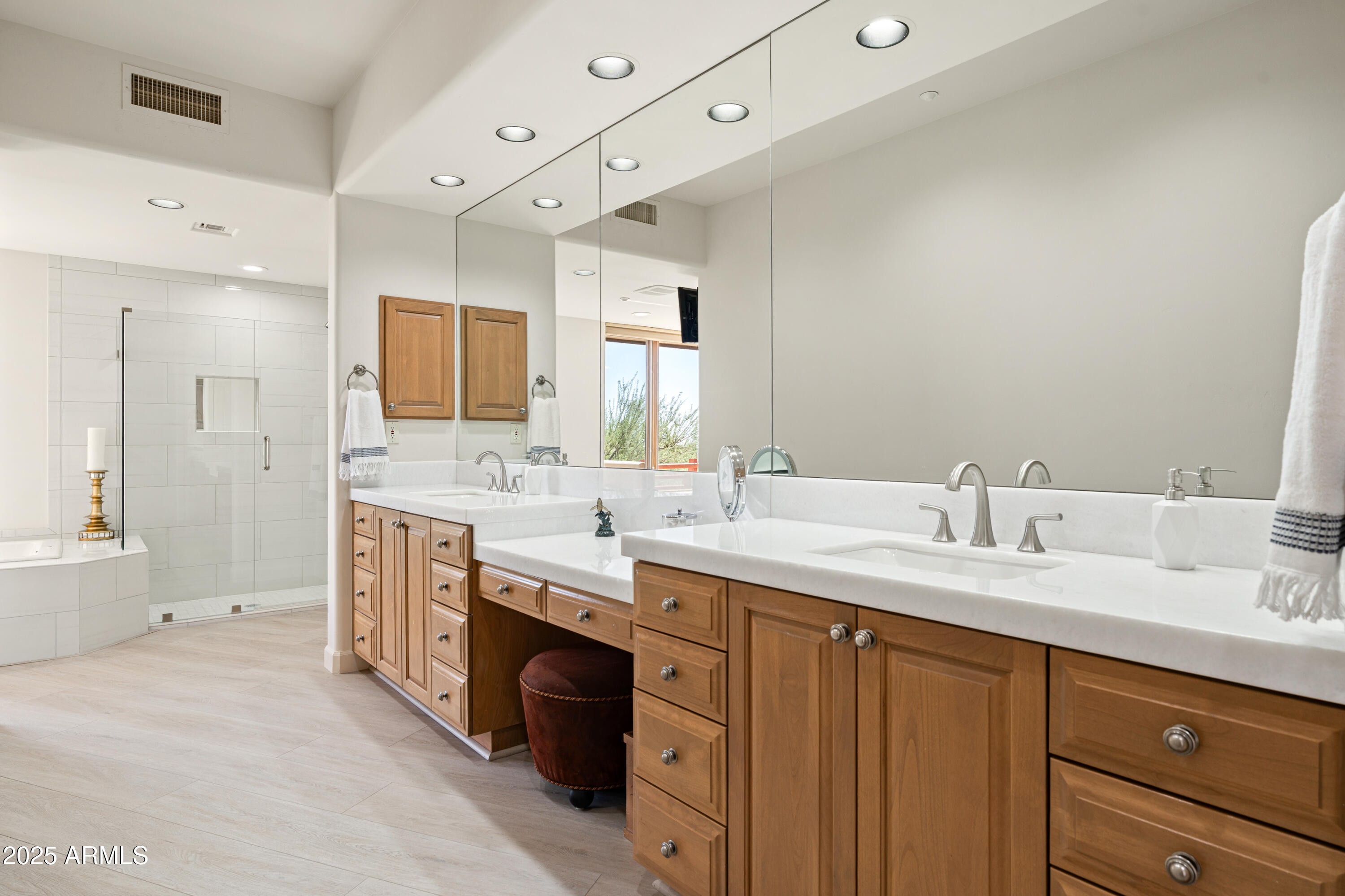 11163 E PROSPECT POINT Drive