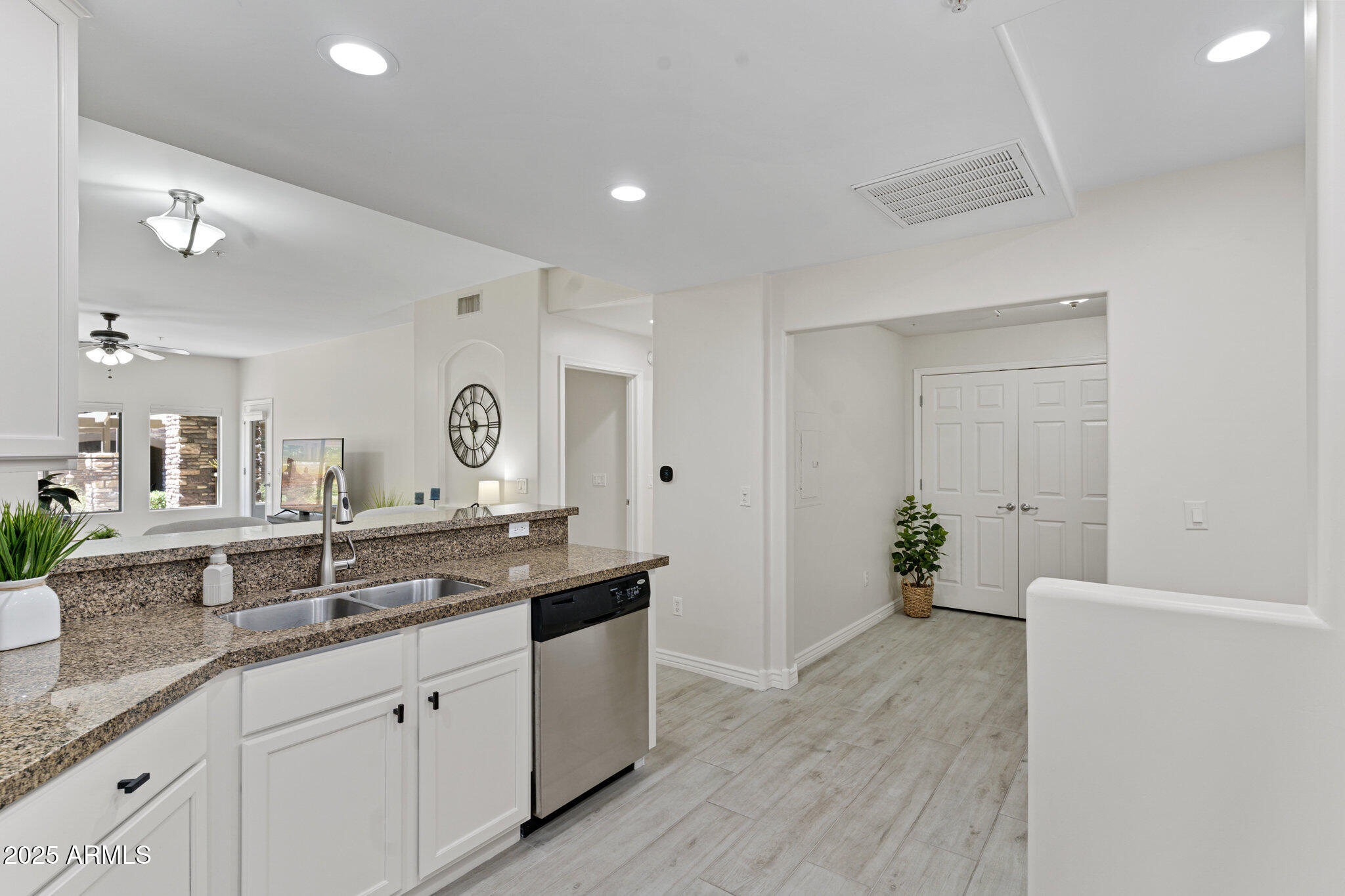 5350 E Deer Valley Drive, 1276