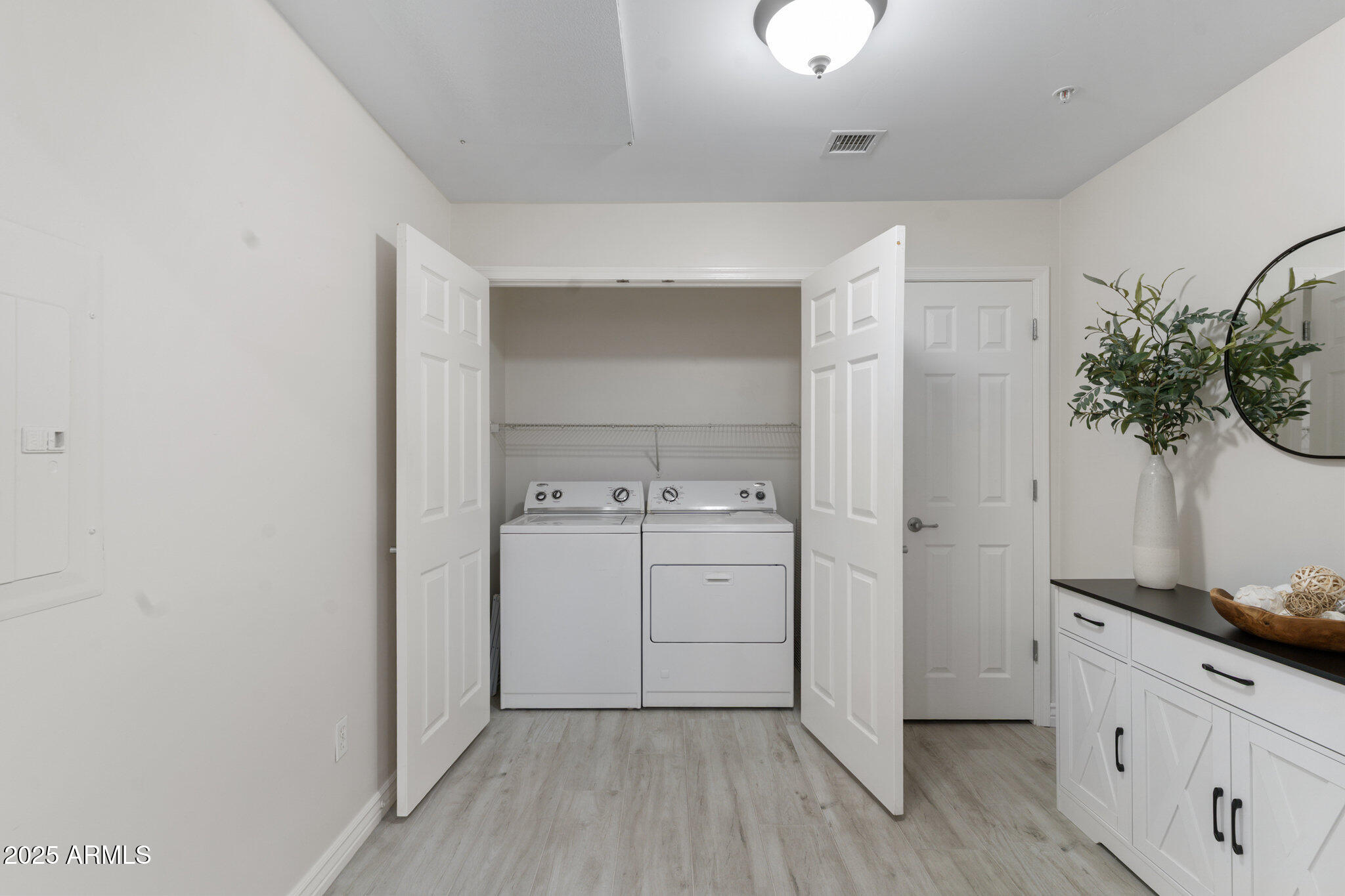 5350 E Deer Valley Drive, 1276