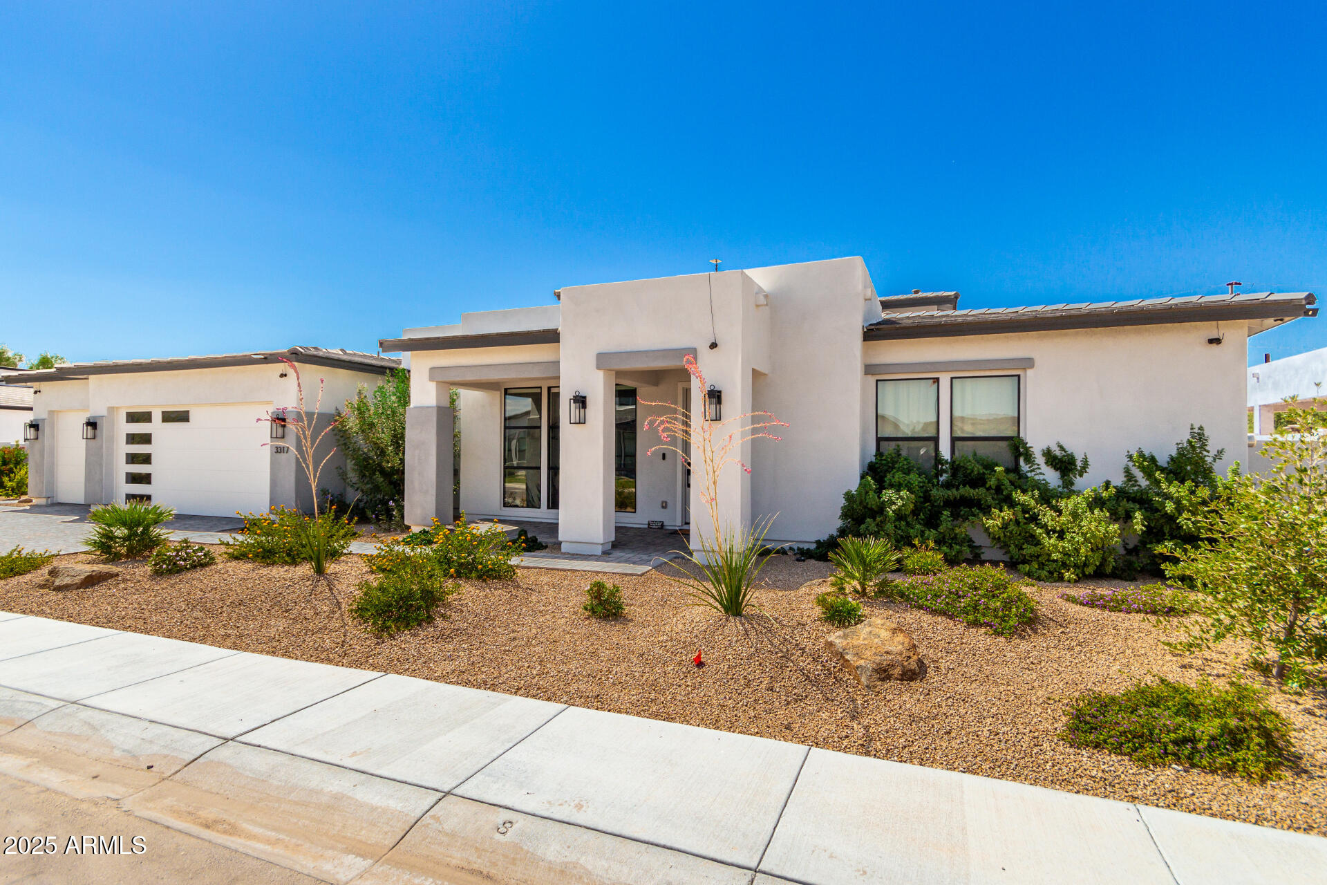 3317 W DESERT DAWN Drive