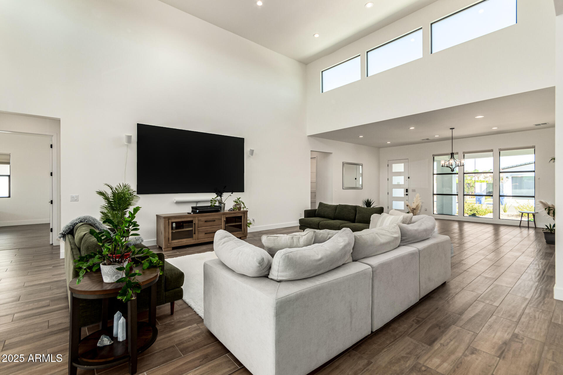 3317 W DESERT DAWN Drive
