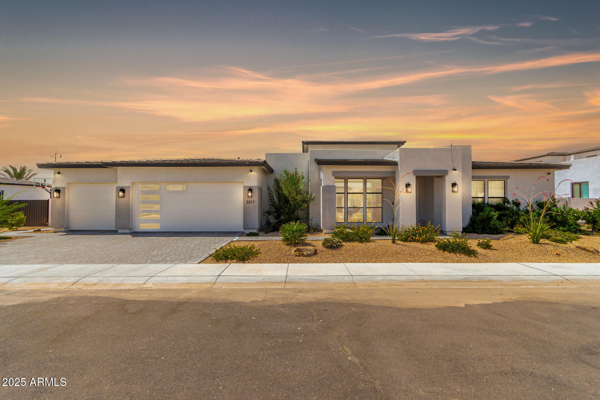 3317 W DESERT DAWN Drive