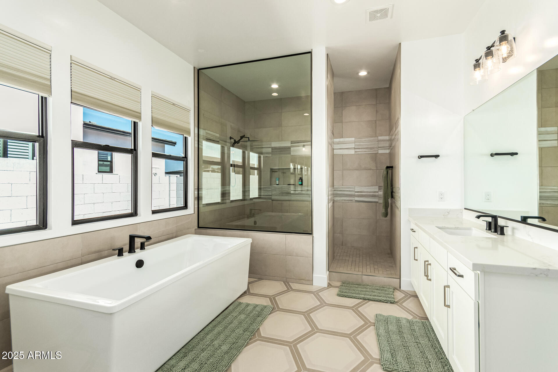 3317 W DESERT DAWN Drive