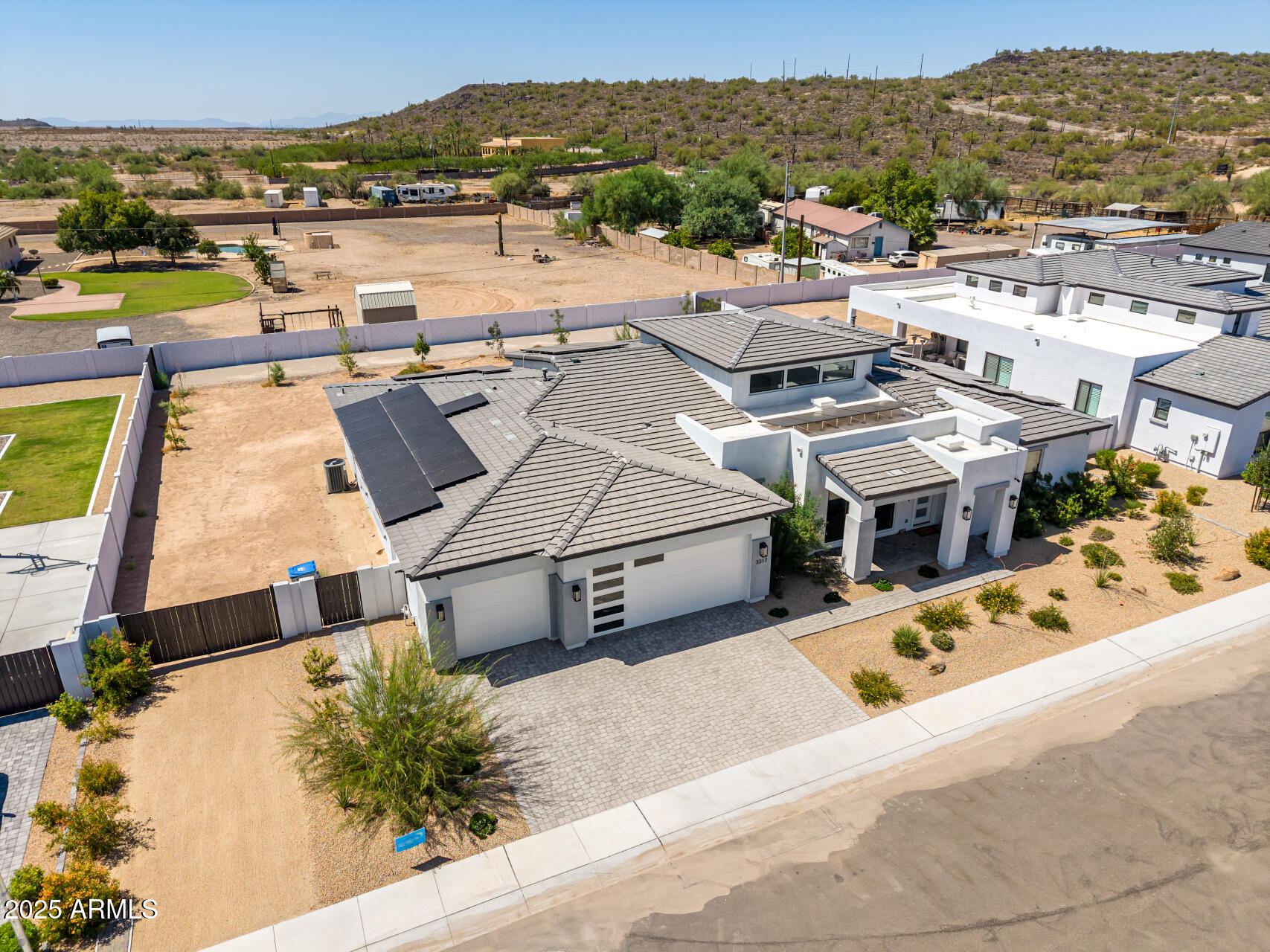 3317 W DESERT DAWN Drive