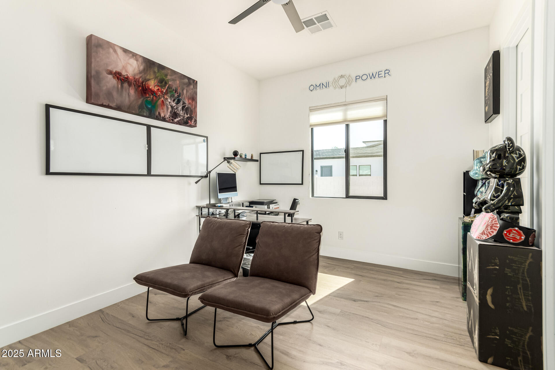 3317 W DESERT DAWN Drive