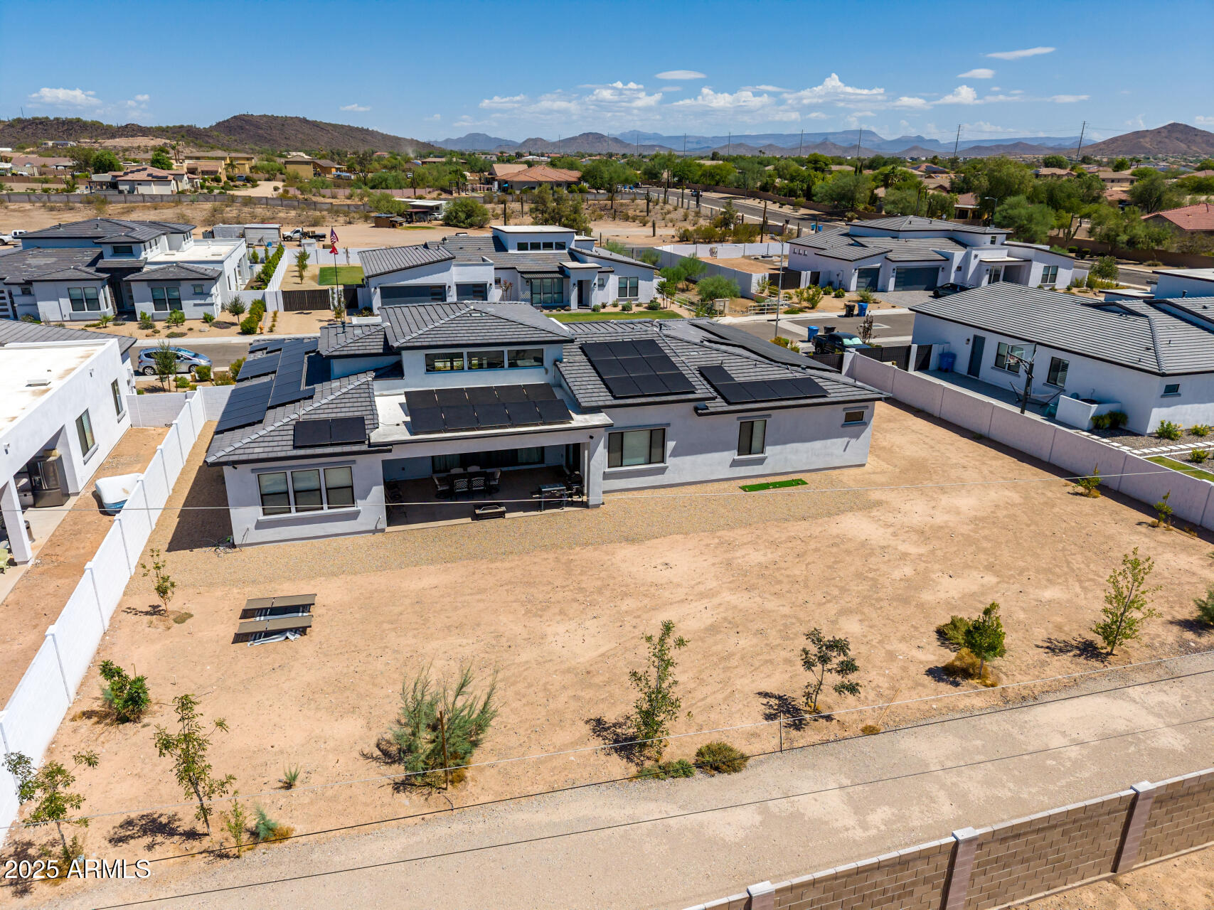 3317 W DESERT DAWN Drive