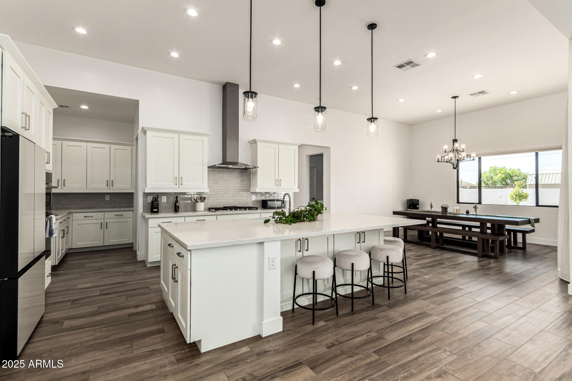 3317 W DESERT DAWN Drive