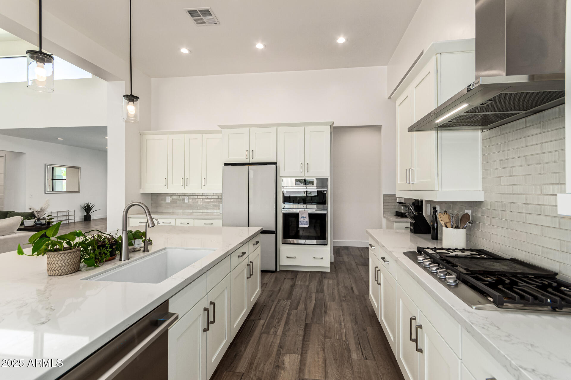 3317 W DESERT DAWN Drive