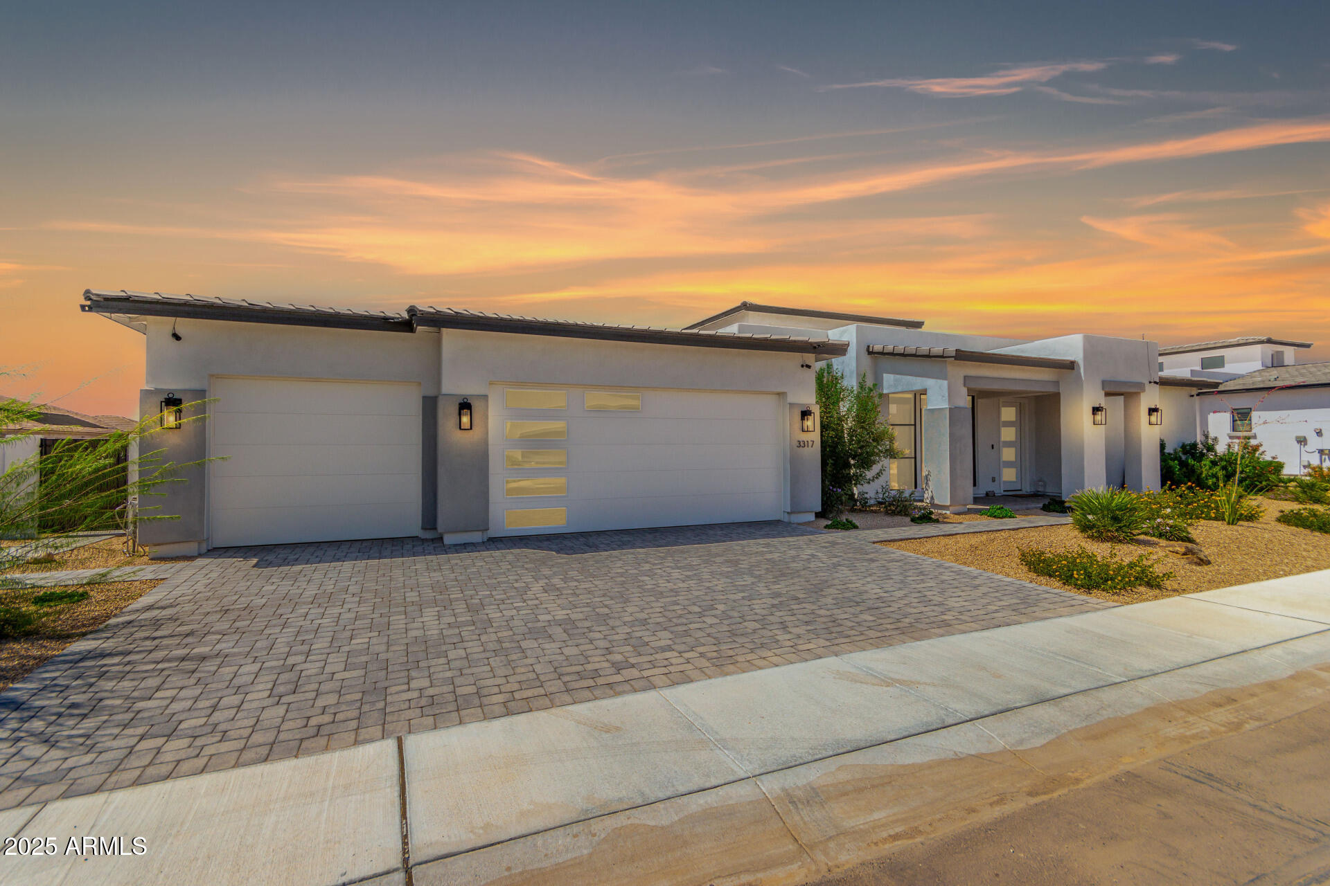 3317 W DESERT DAWN Drive