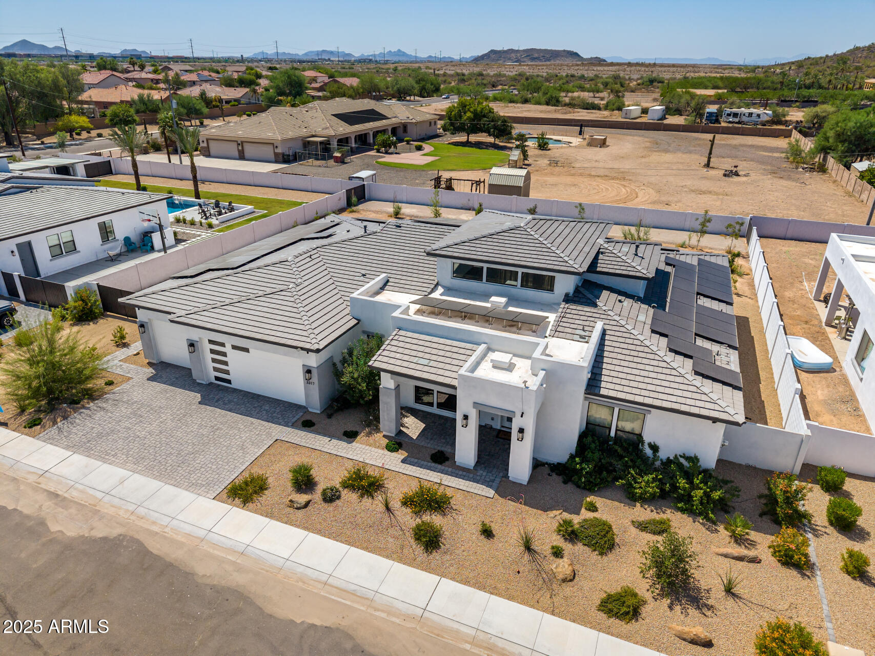3317 W DESERT DAWN Drive
