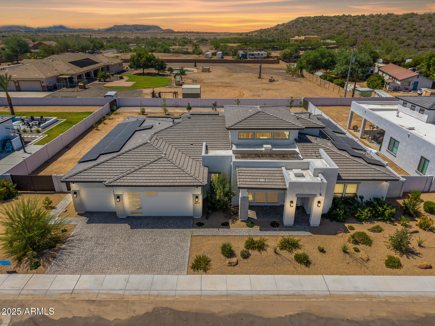 3317 W DESERT DAWN Drive