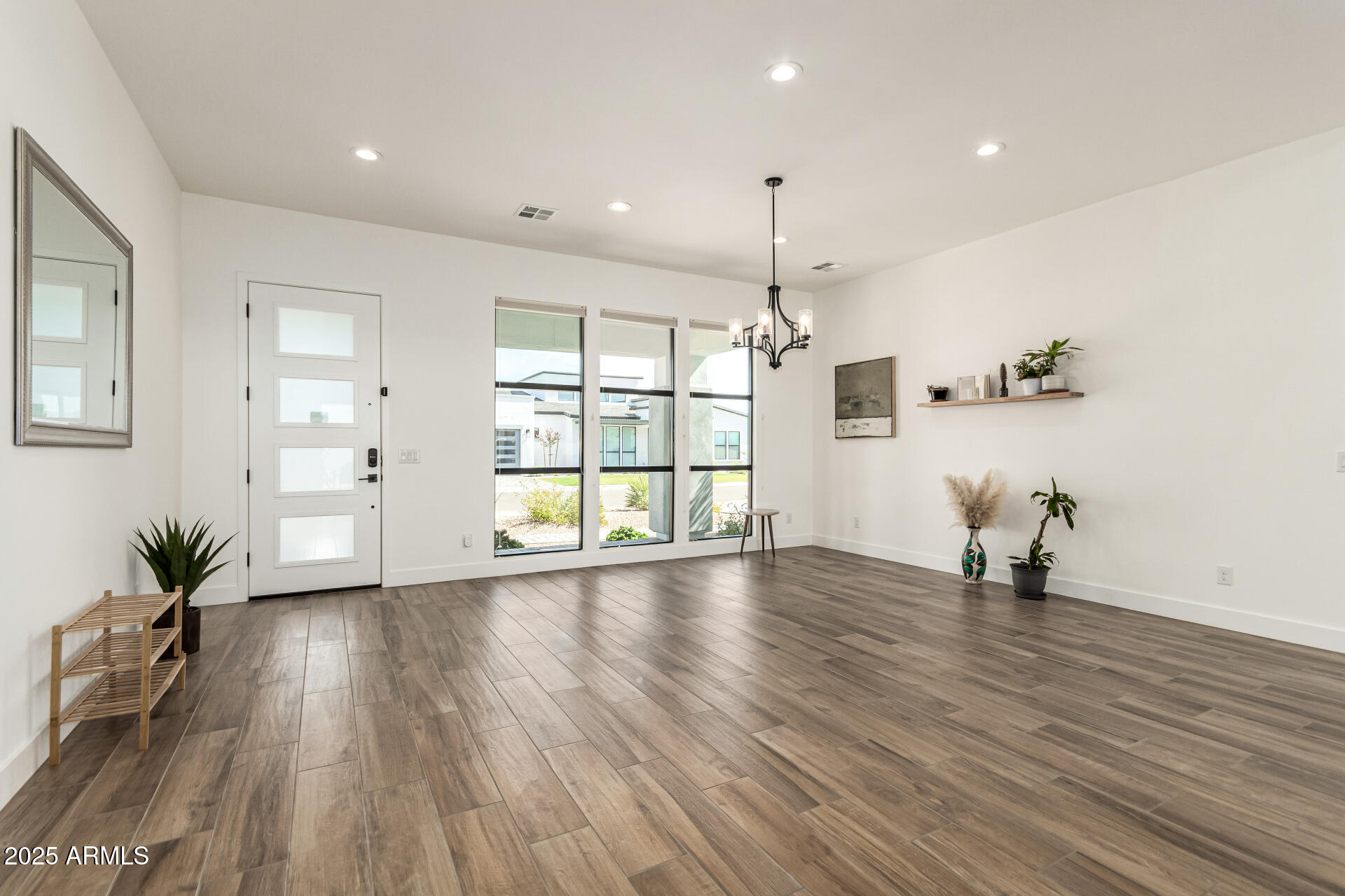 3317 W DESERT DAWN Drive