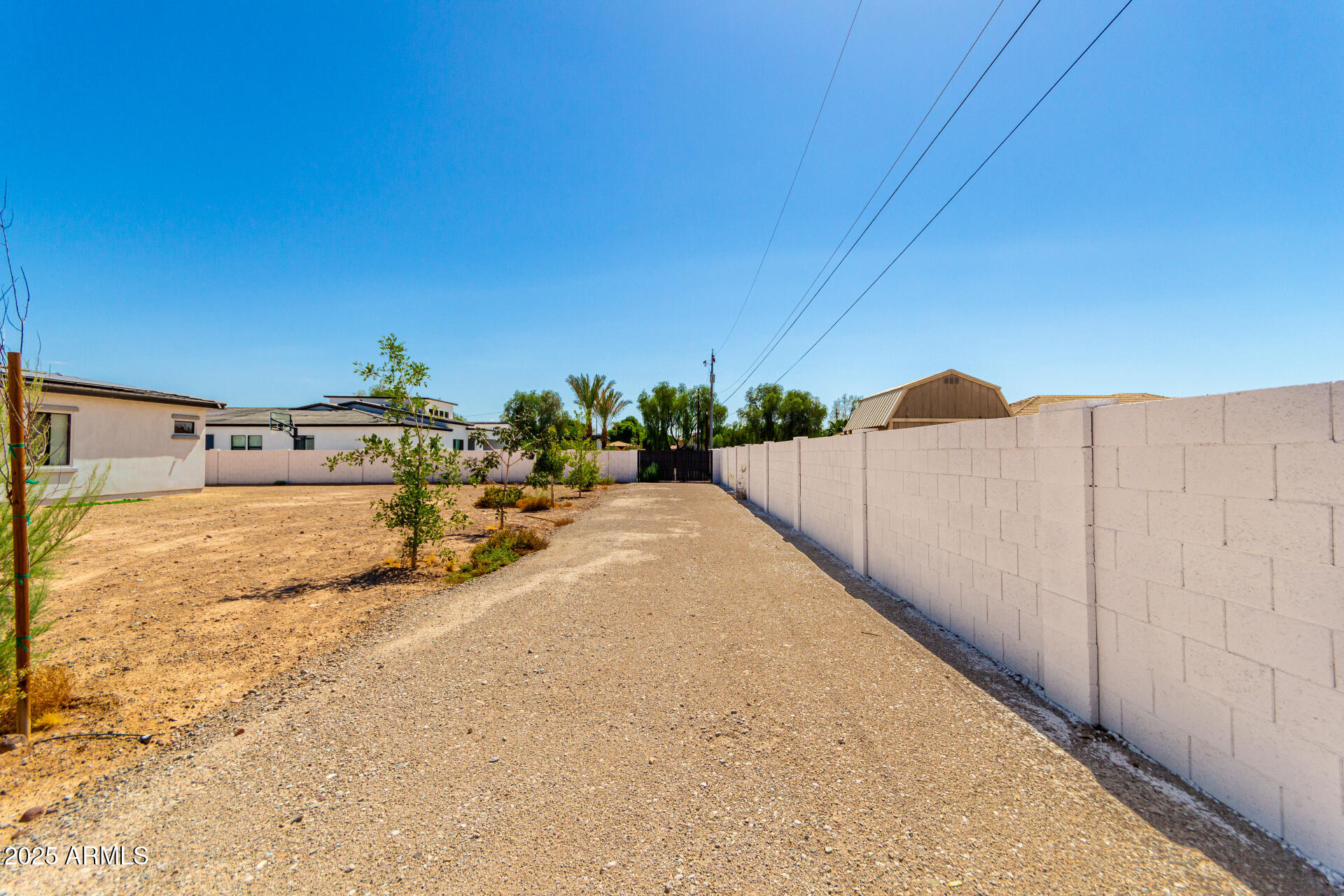 3317 W DESERT DAWN Drive