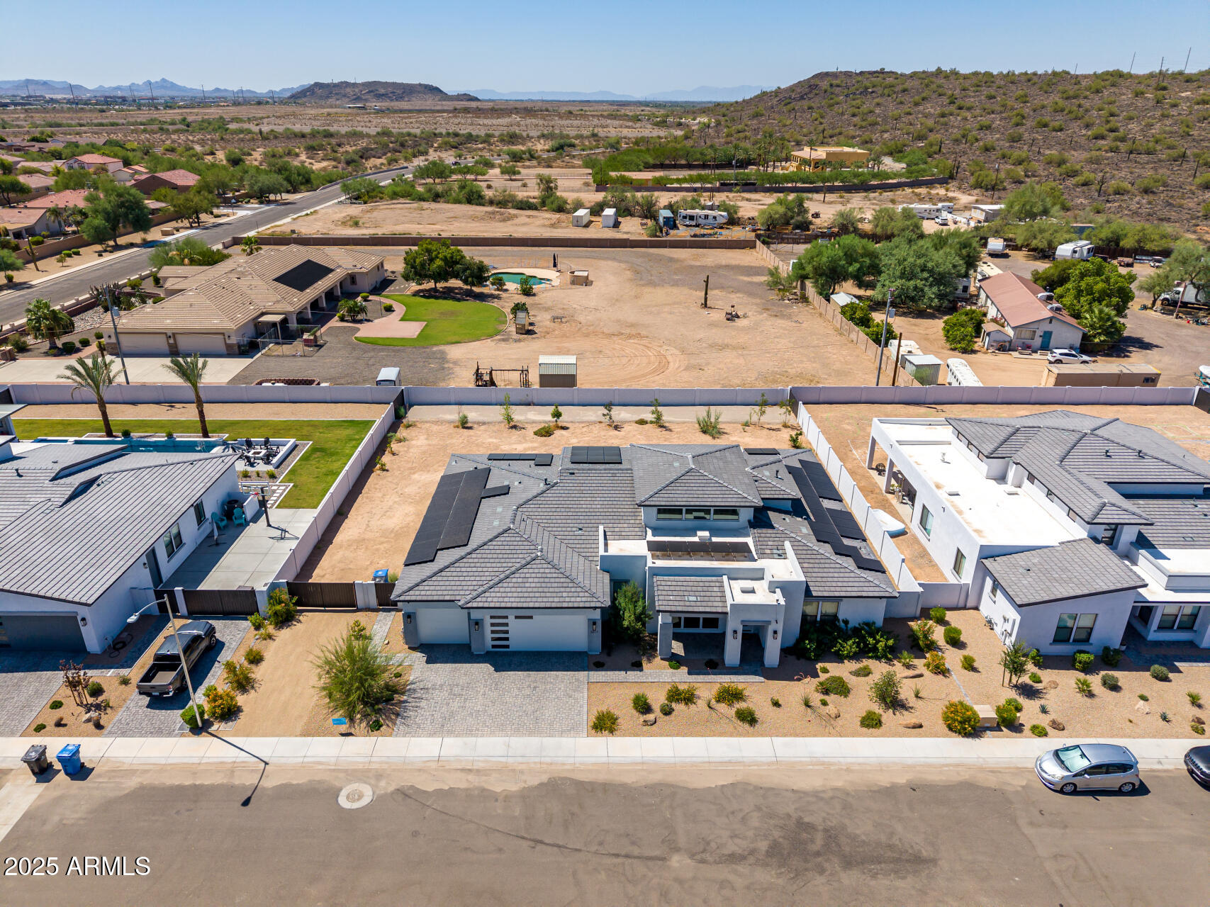 3317 W DESERT DAWN Drive