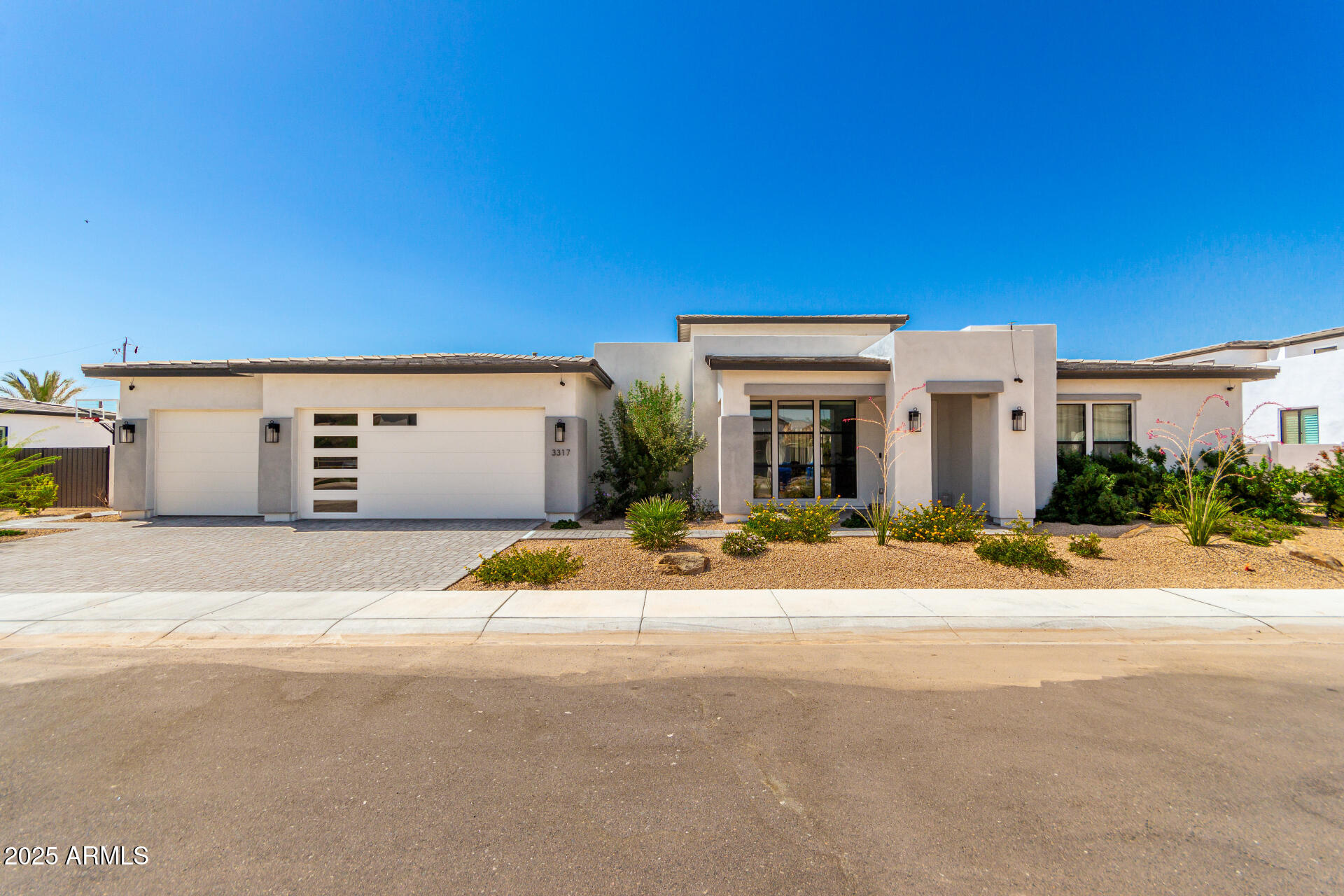 3317 W DESERT DAWN Drive
