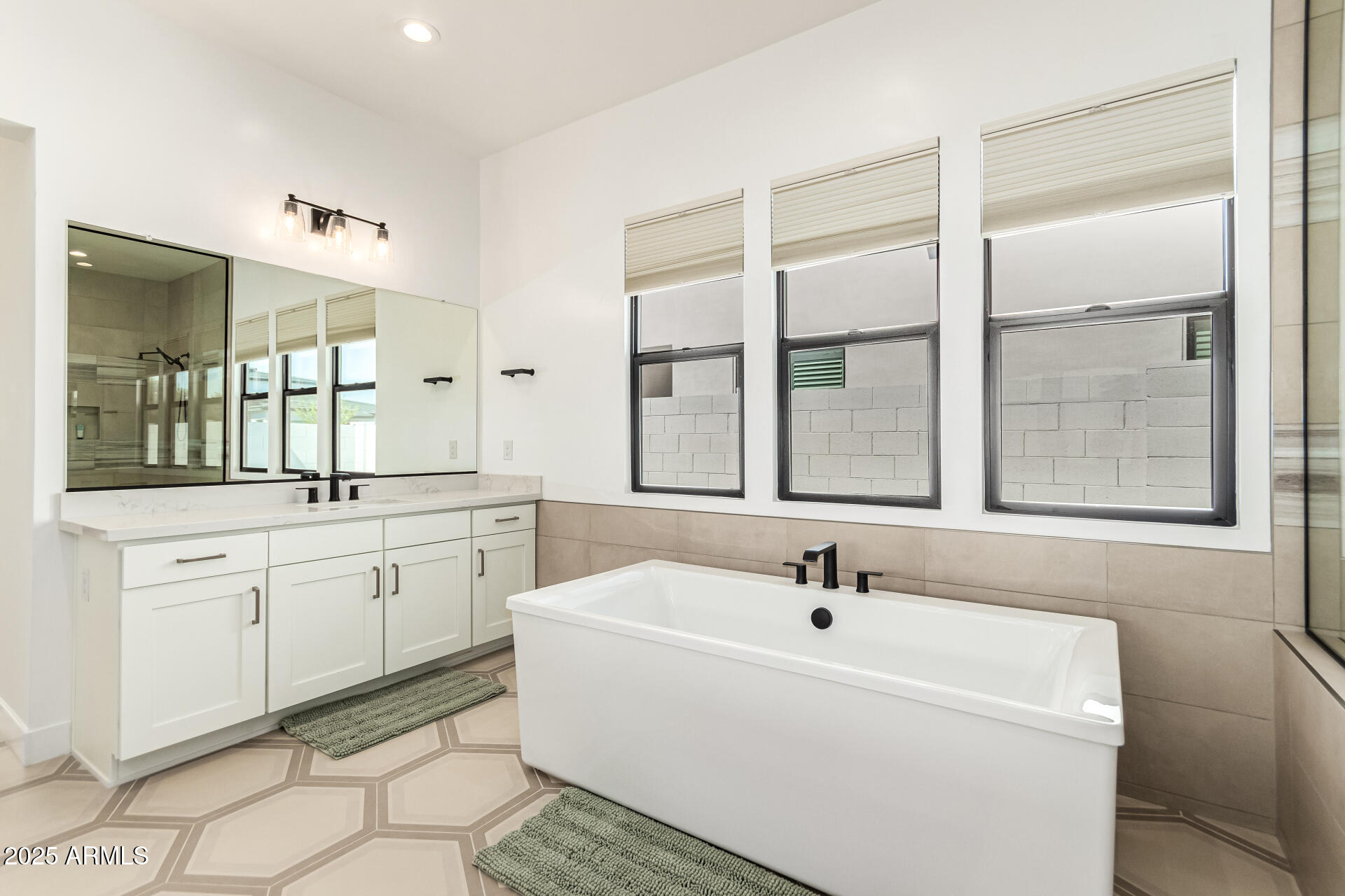 3317 W DESERT DAWN Drive