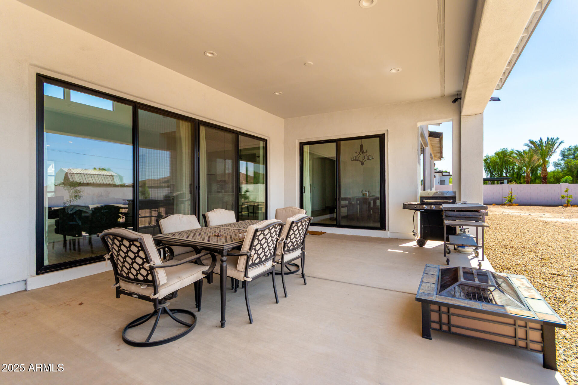 3317 W DESERT DAWN Drive