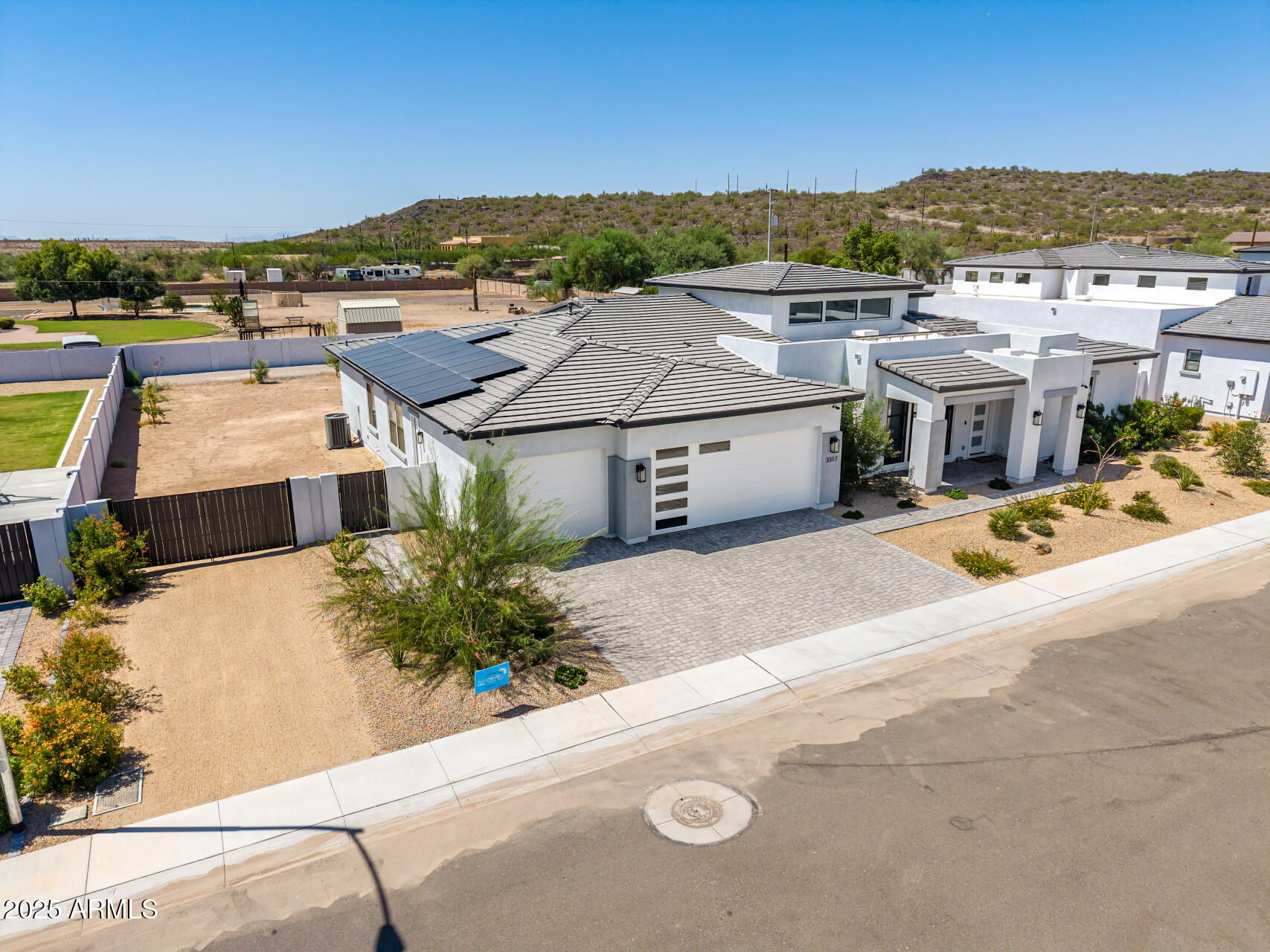 3317 W DESERT DAWN Drive