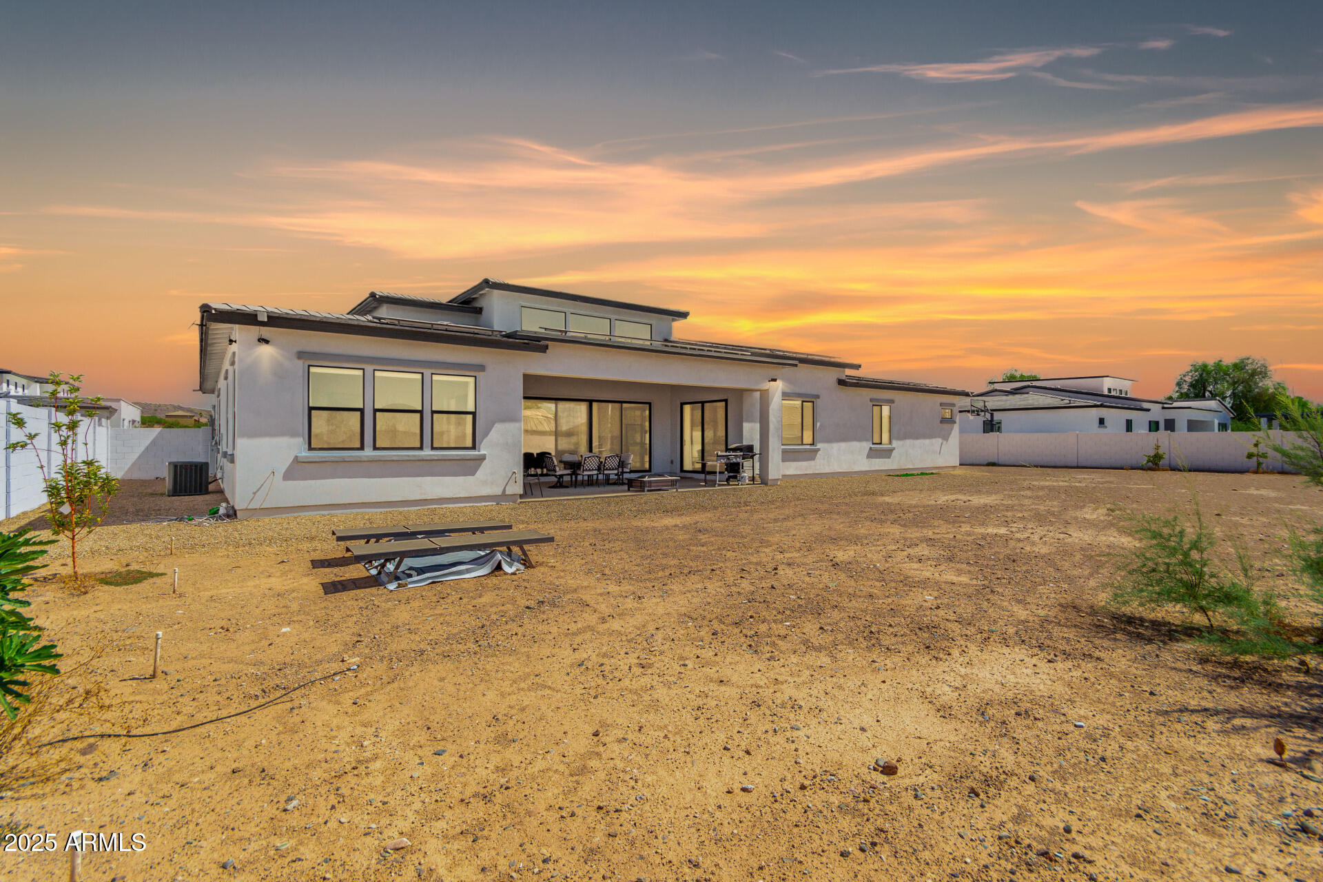 3317 W DESERT DAWN Drive
