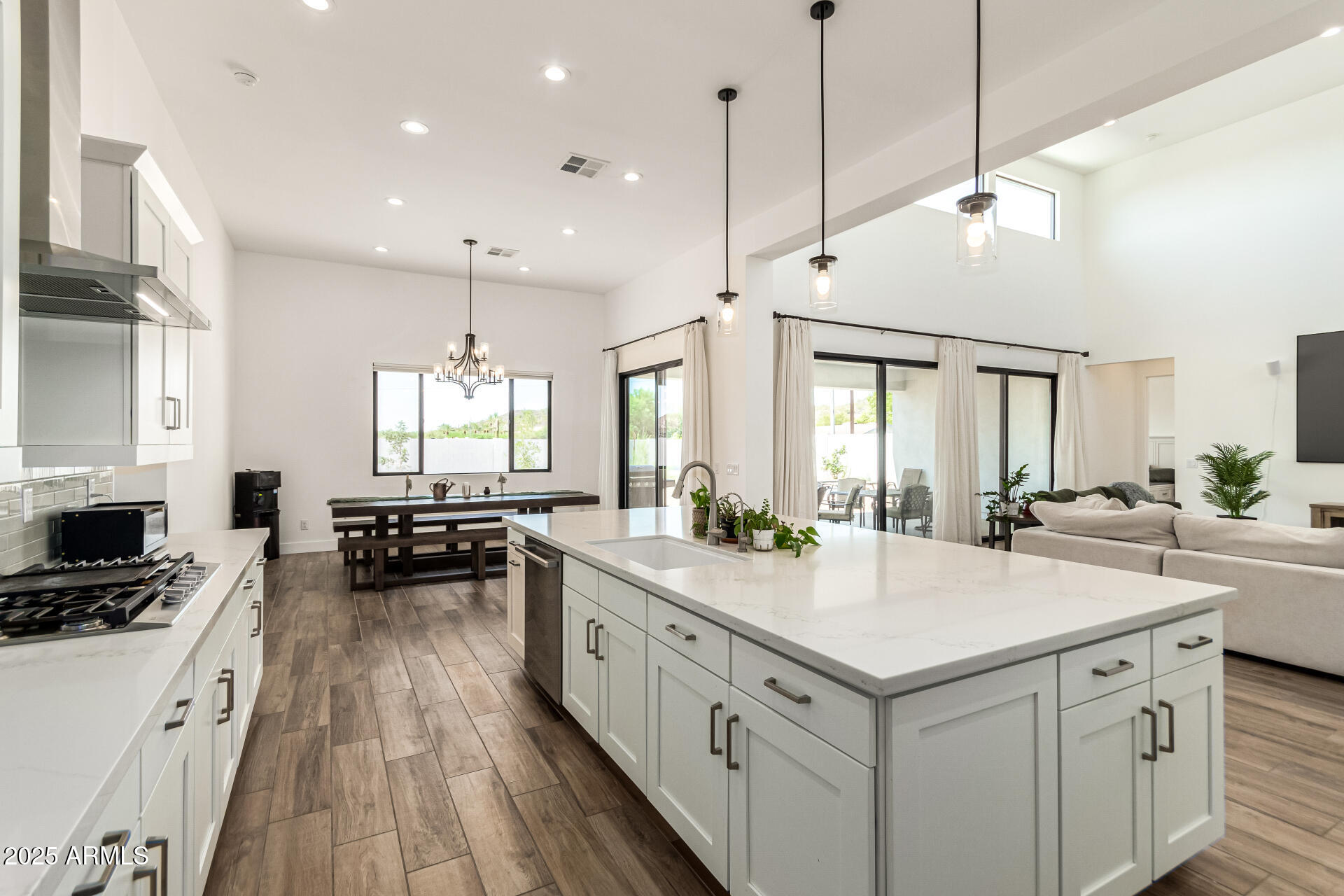 3317 W DESERT DAWN Drive