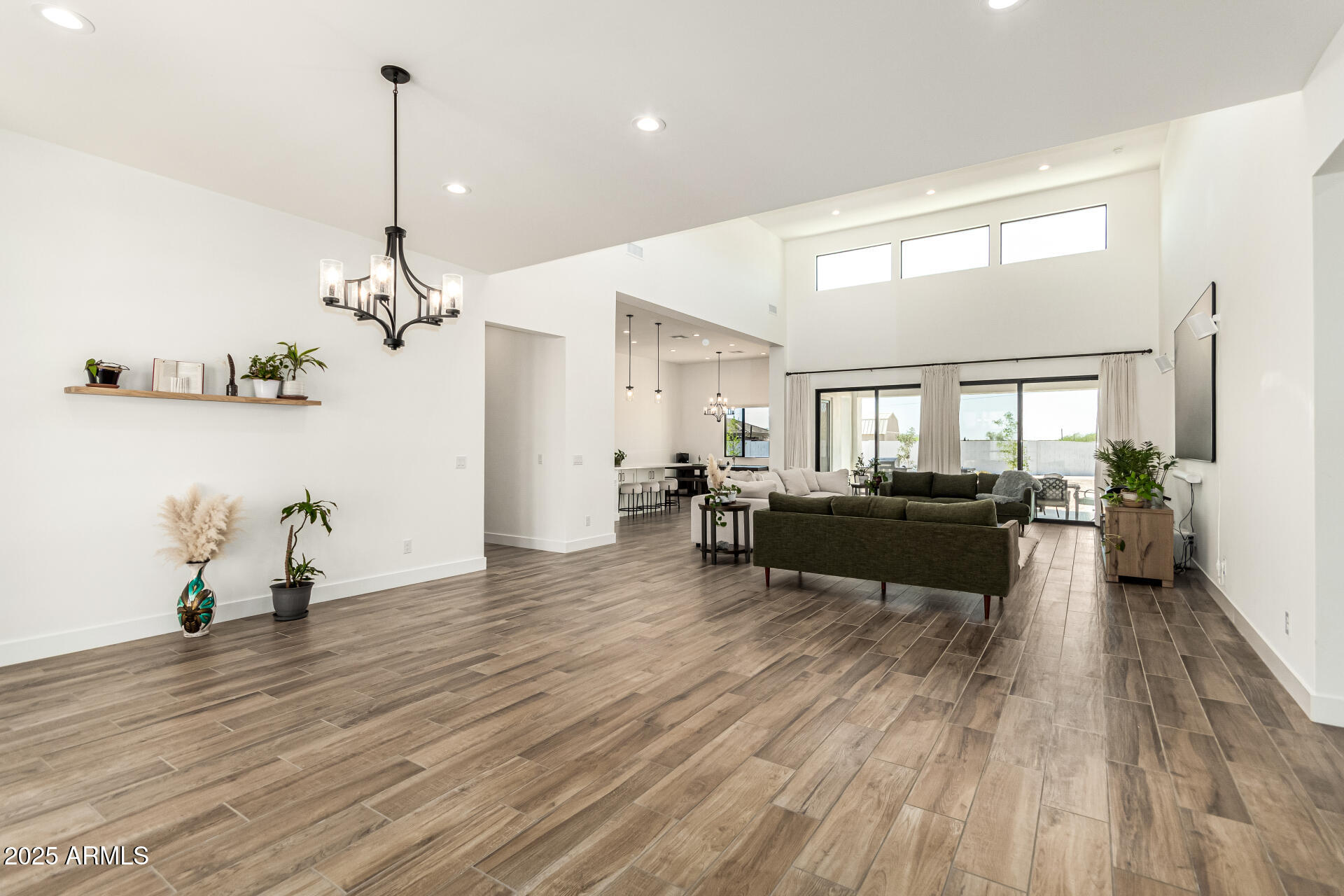 3317 W DESERT DAWN Drive