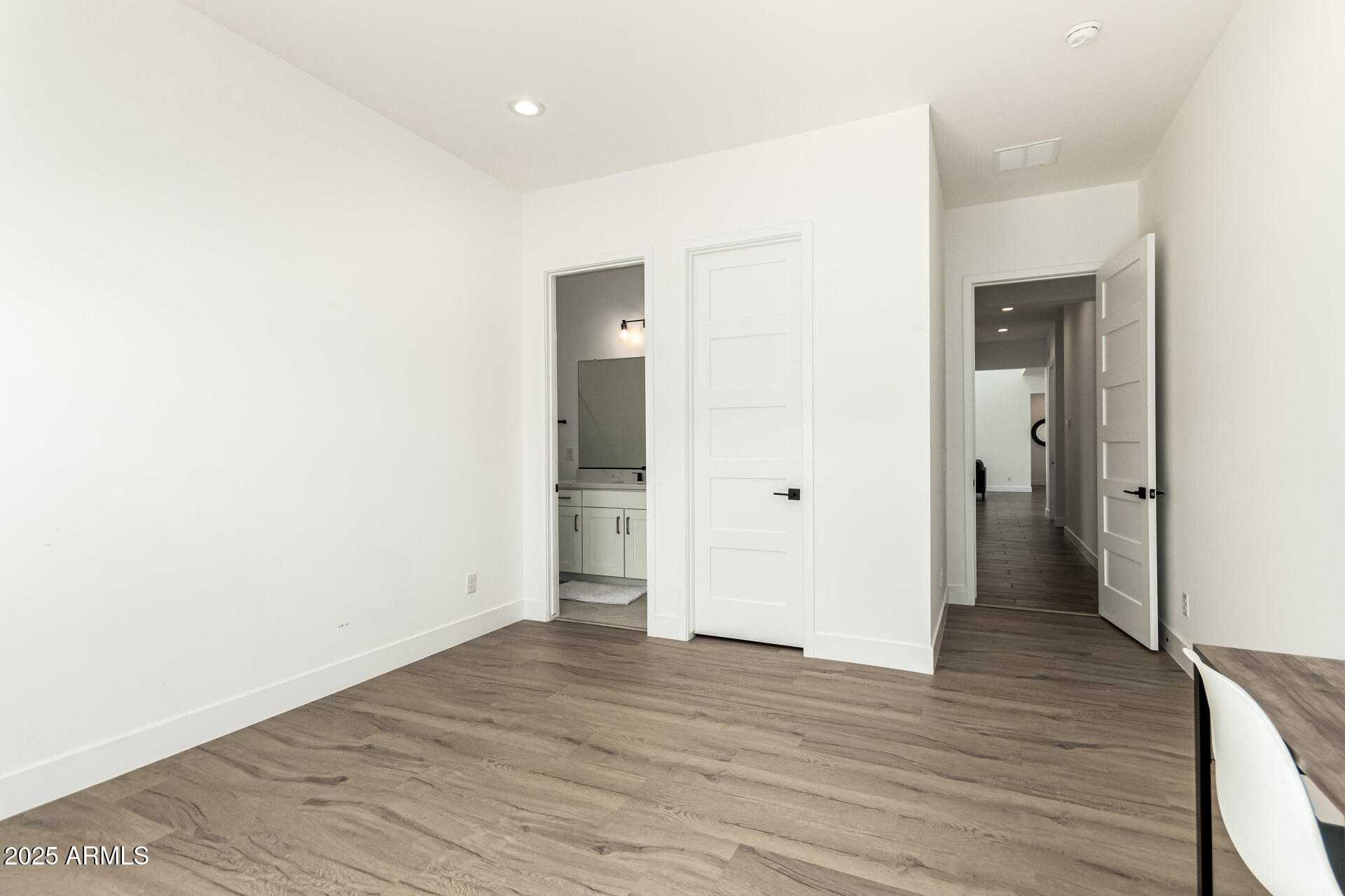 3317 W DESERT DAWN Drive