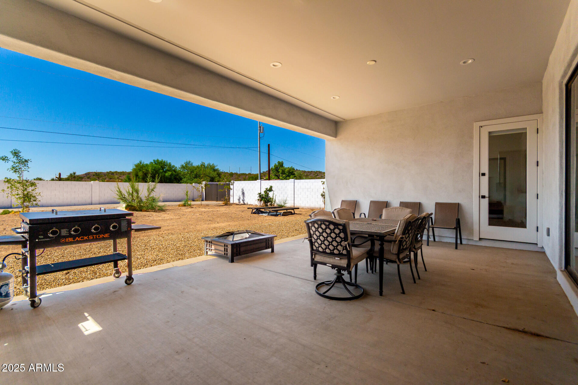 3317 W DESERT DAWN Drive