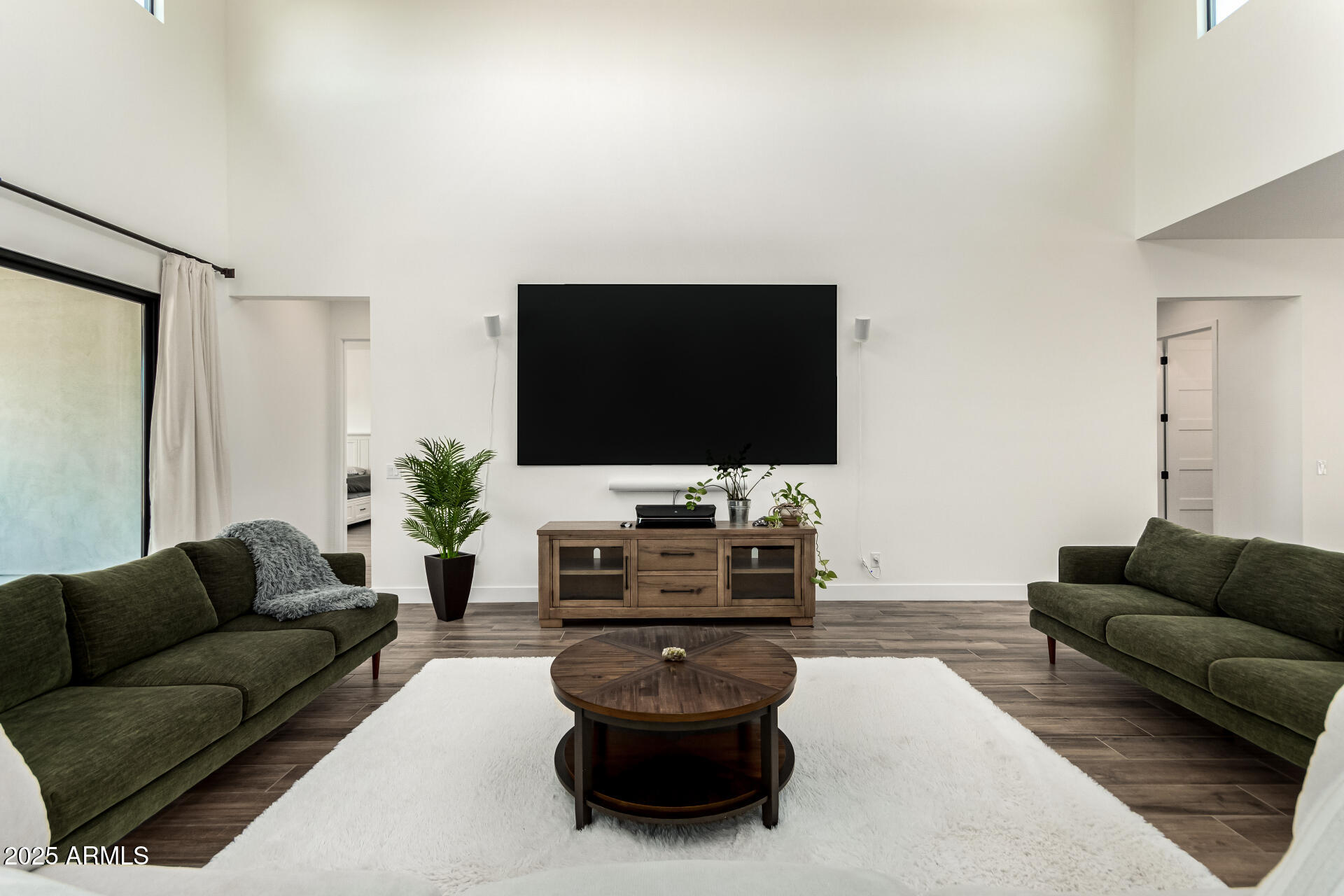 3317 W DESERT DAWN Drive