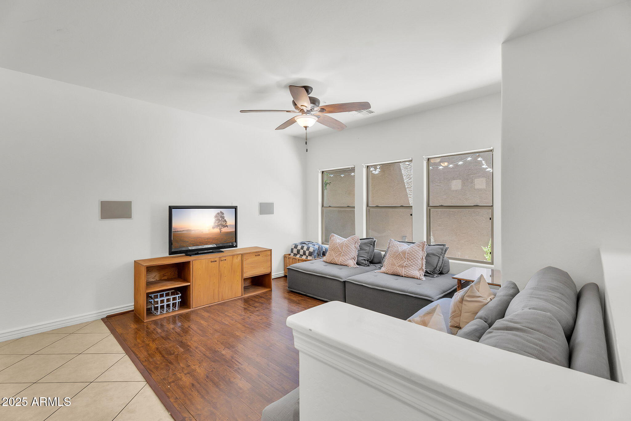 3068 E TAMARISK Street