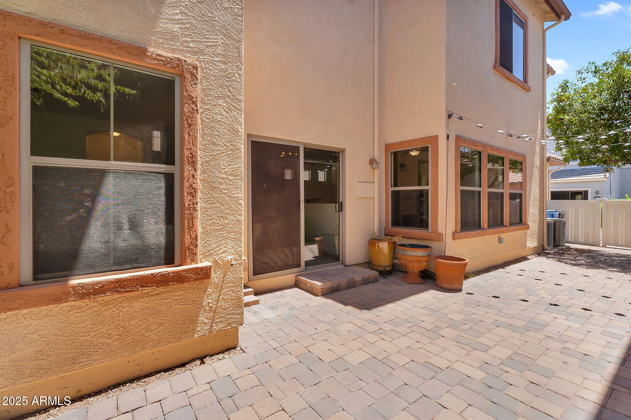 3068 E TAMARISK Street