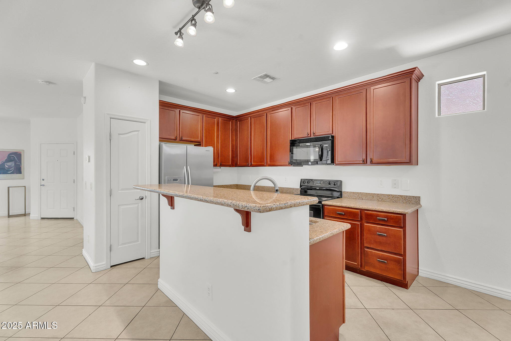 3068 E TAMARISK Street