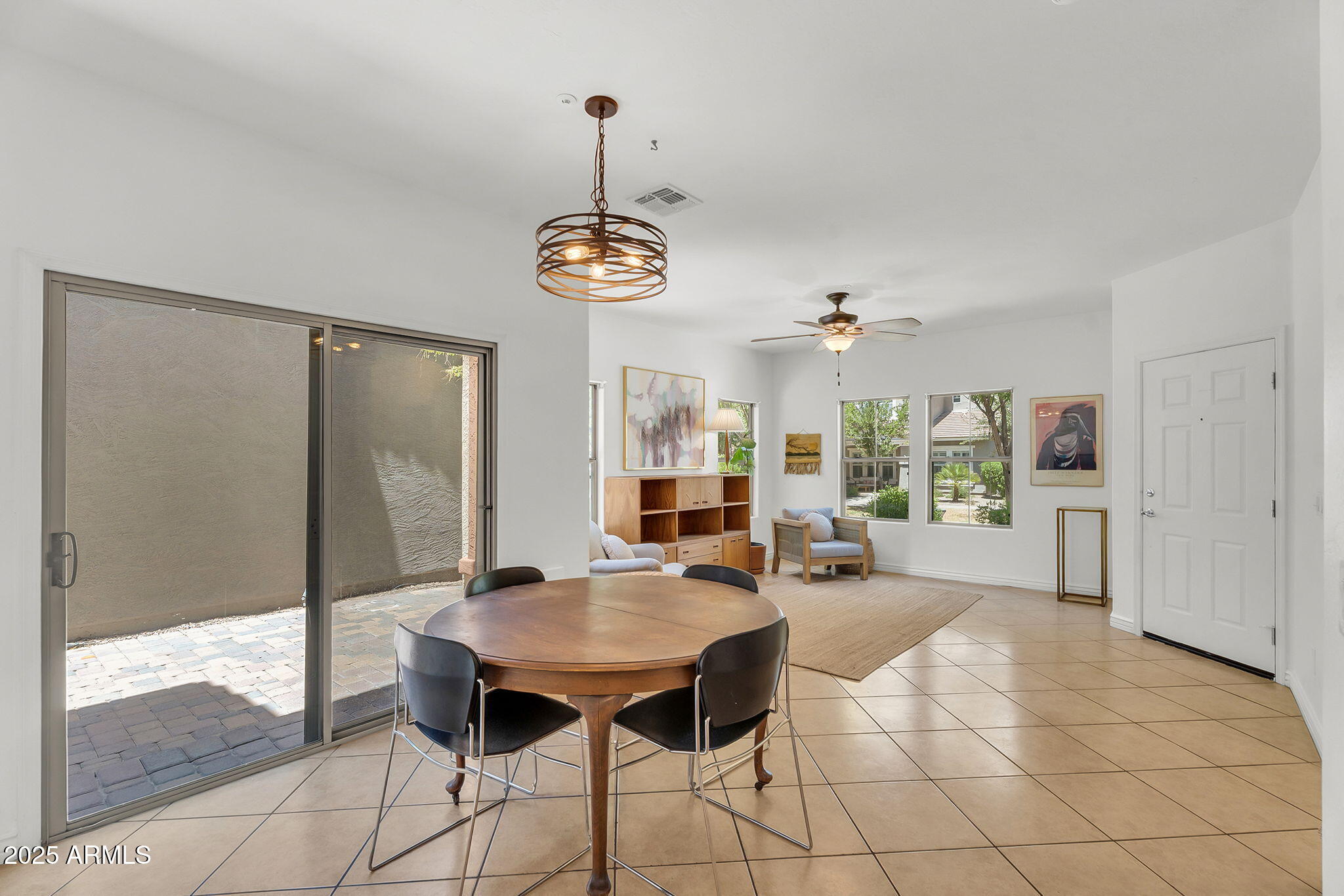 3068 E TAMARISK Street