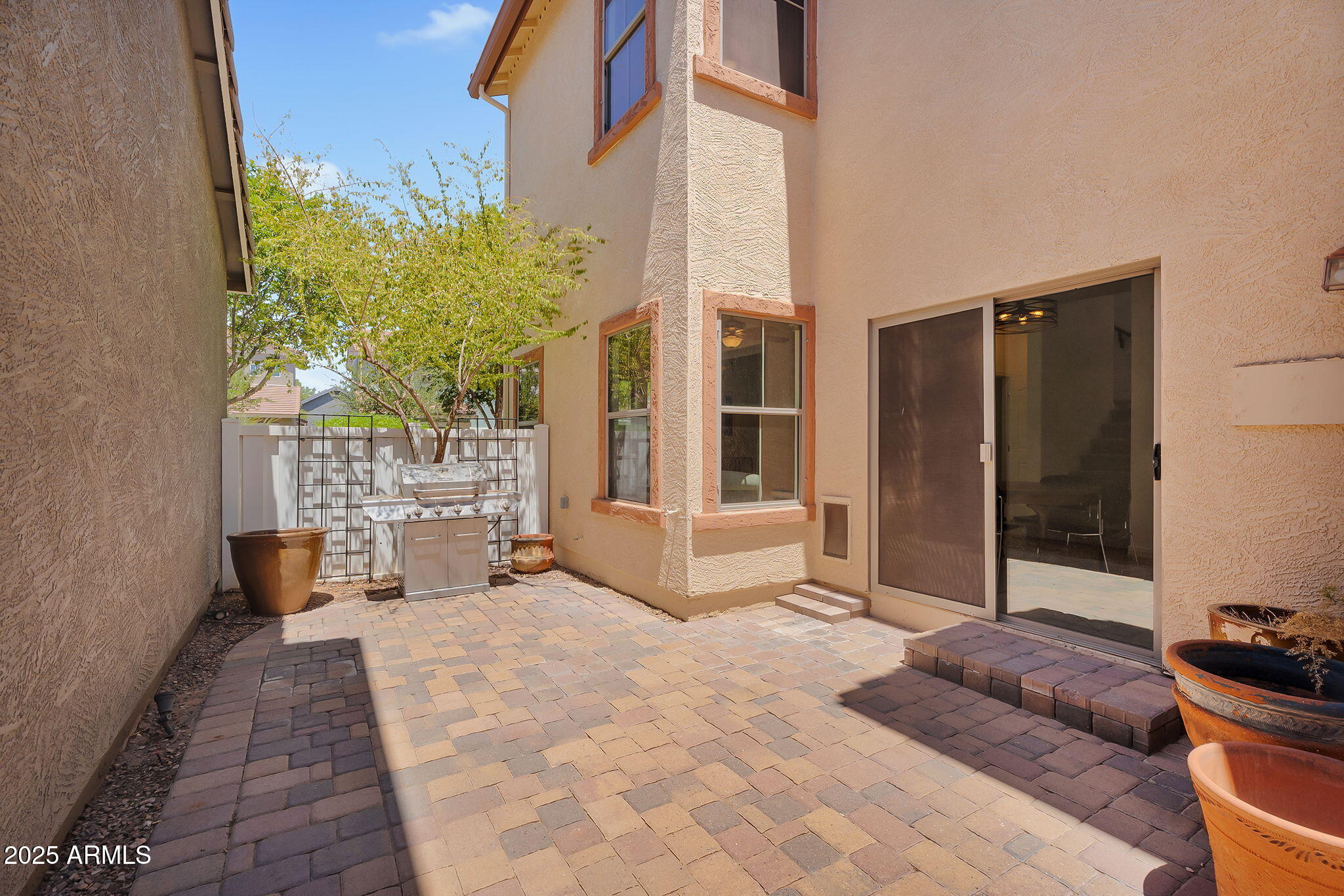 3068 E TAMARISK Street