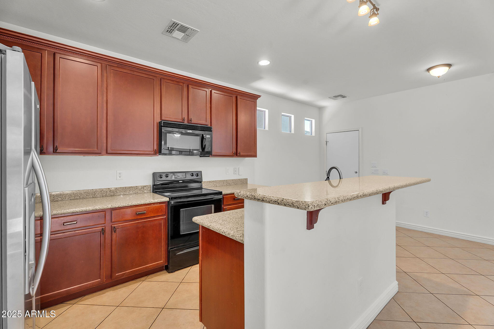 3068 E TAMARISK Street