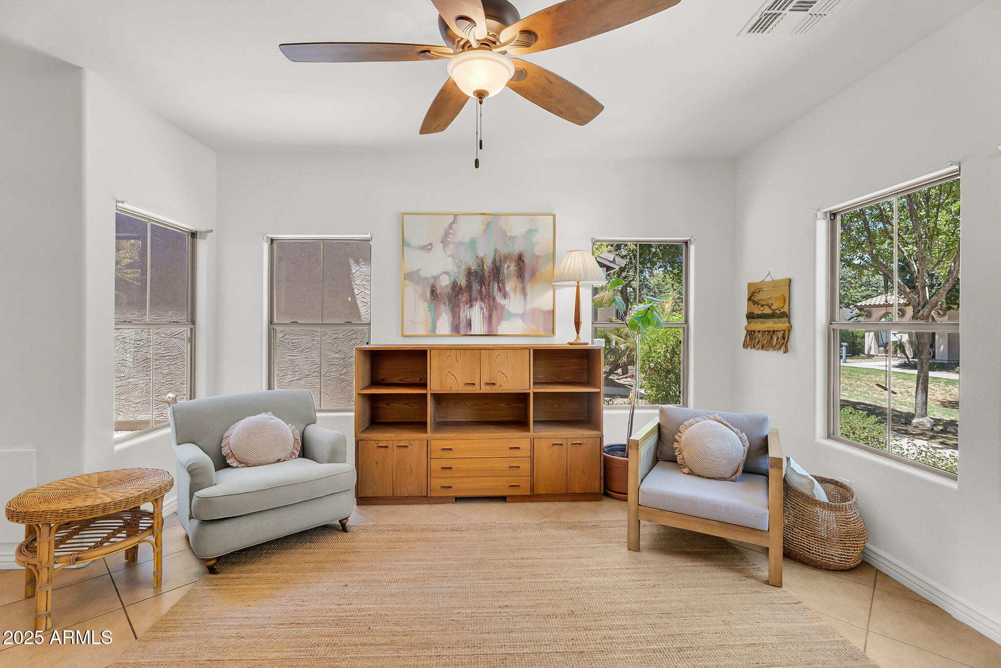 3068 E TAMARISK Street