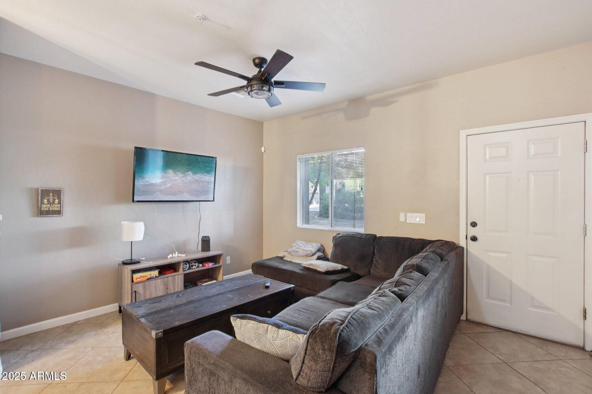 1718 W COLTER Street, 118