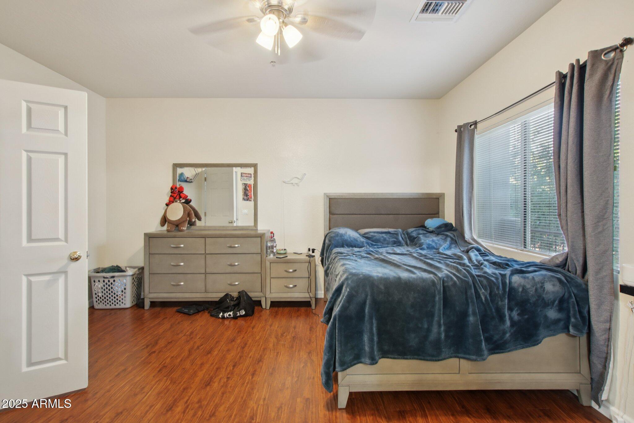 1718 W COLTER Street, 118