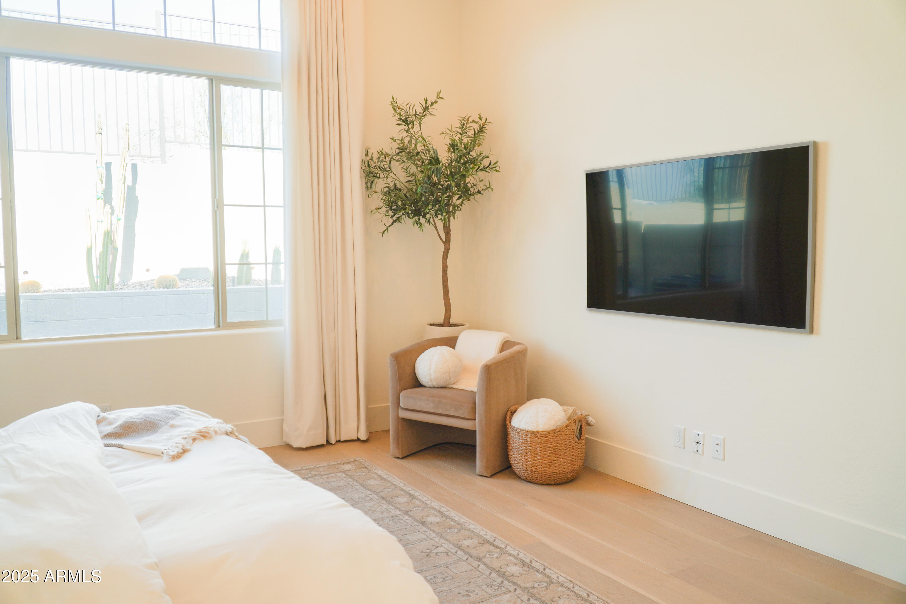 38500 N School House Road, 40