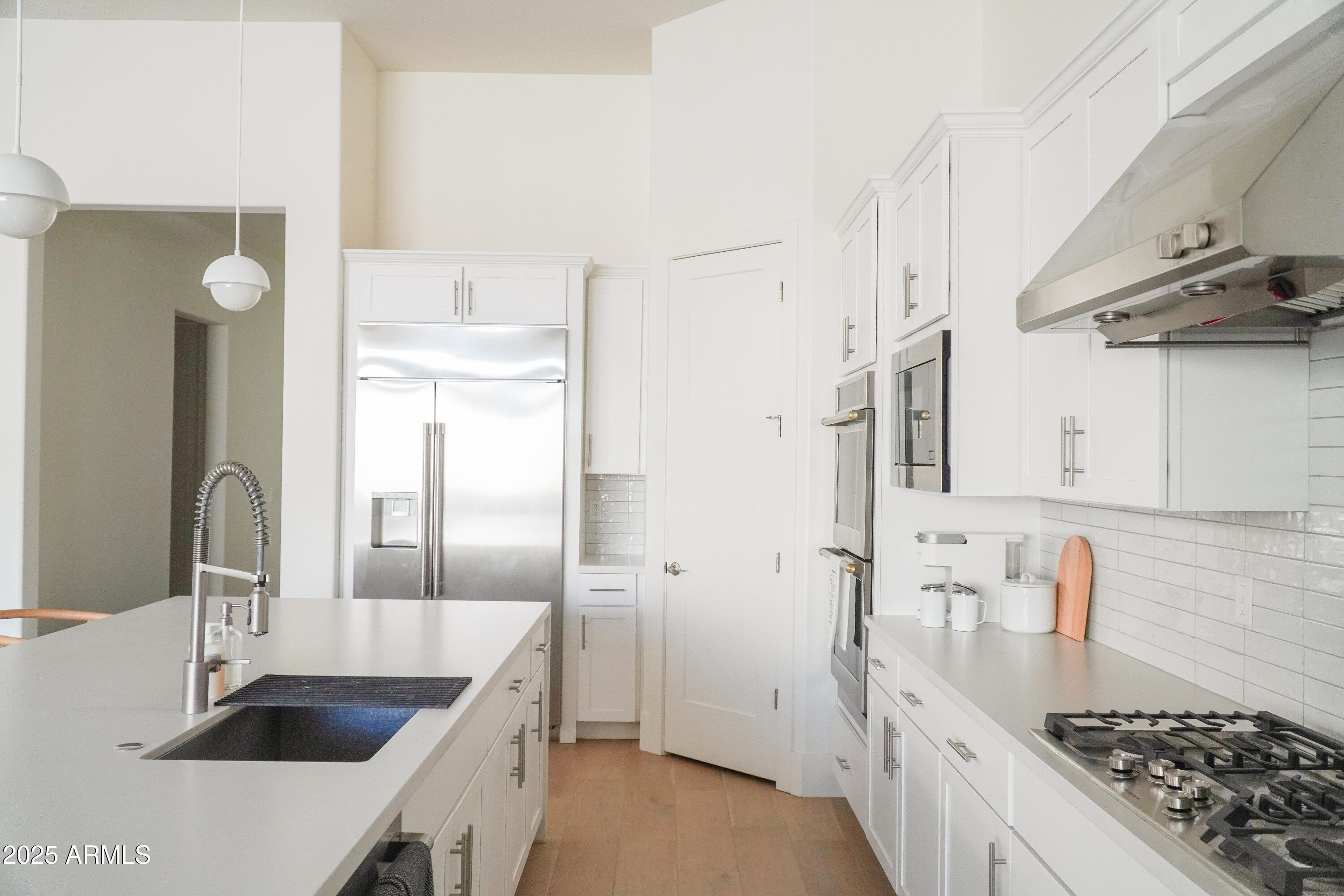 38500 N School House Road, 40