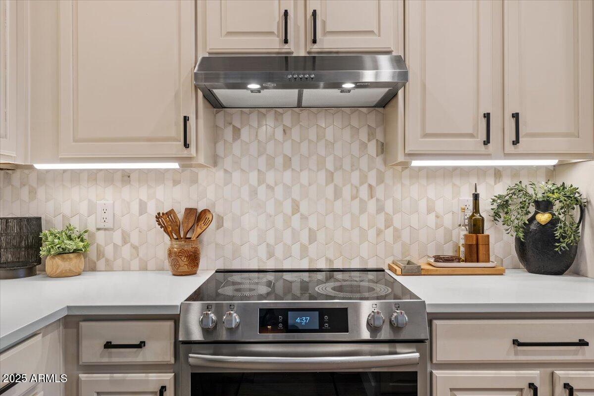 10055 N 142ND Street, 1010