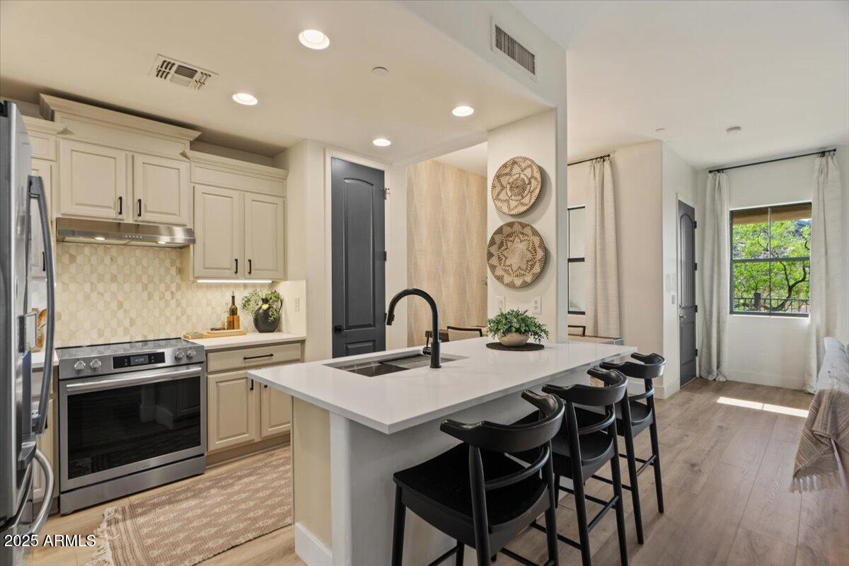 10055 N 142ND Street, 1010