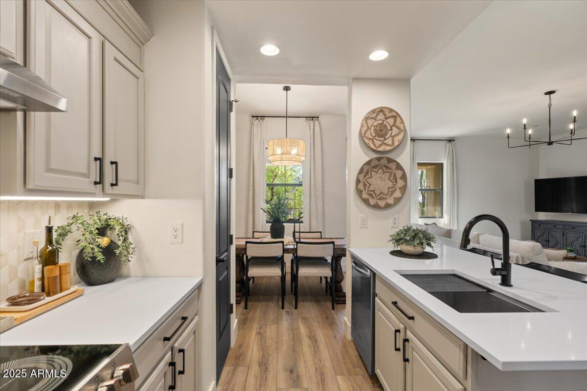 10055 N 142ND Street, 1010