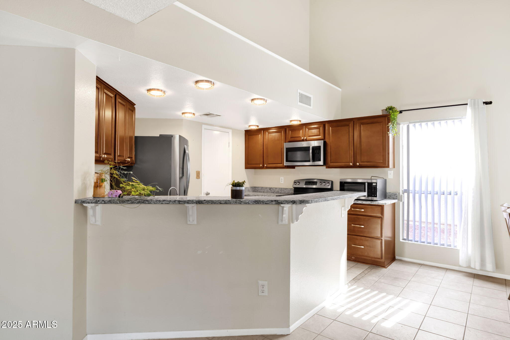 3833 W IVANHOE Street