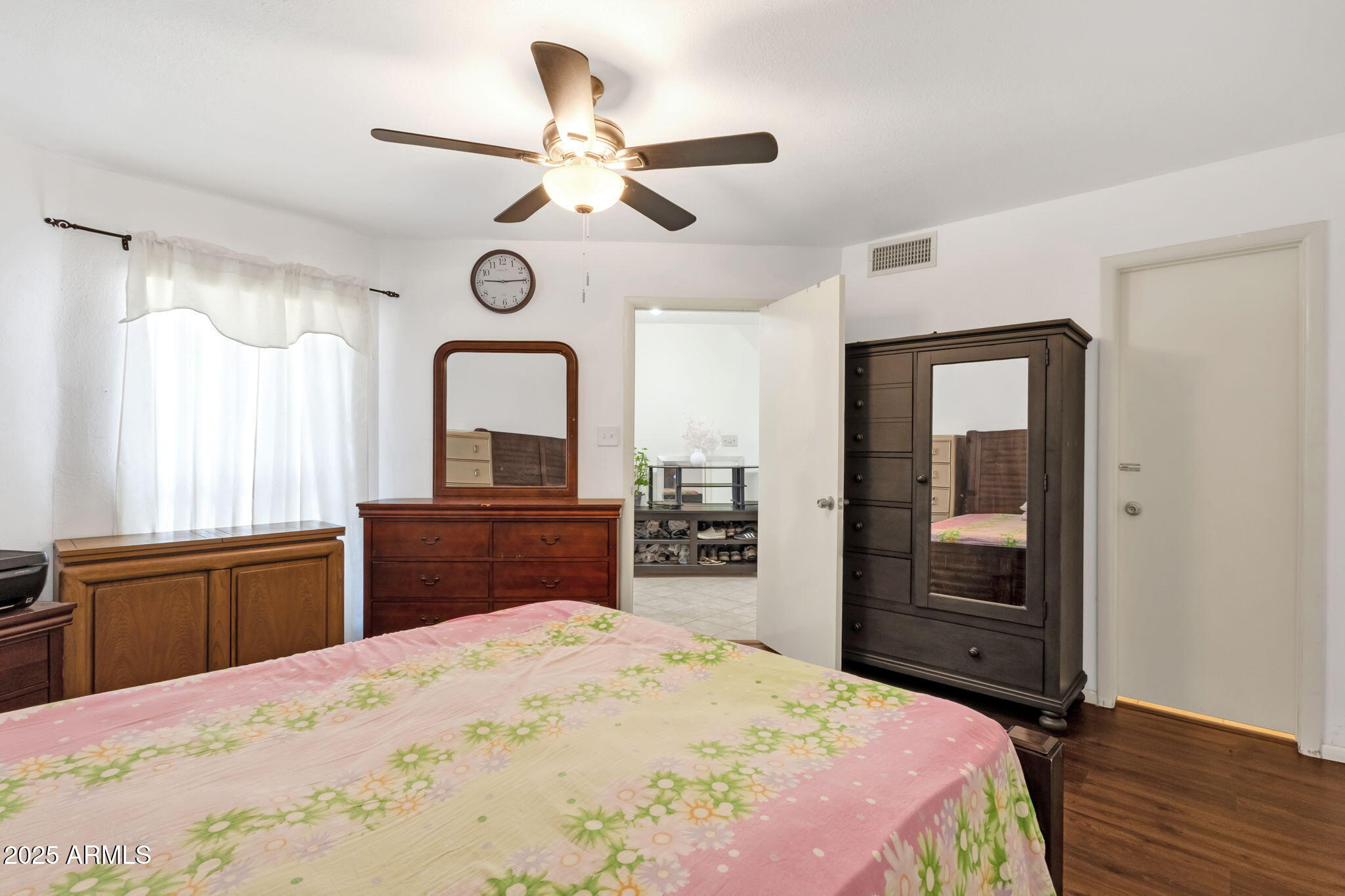 3833 W IVANHOE Street