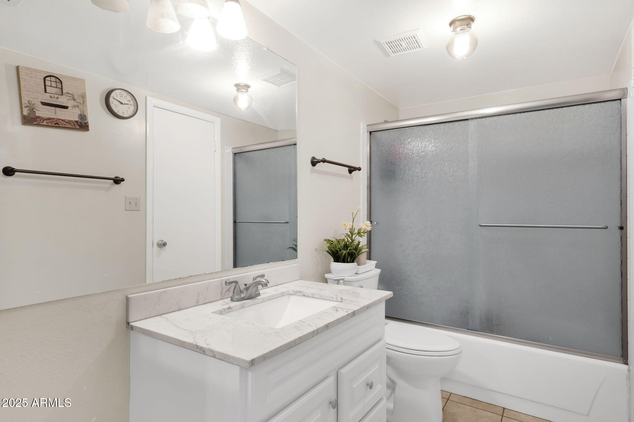 3833 W IVANHOE Street