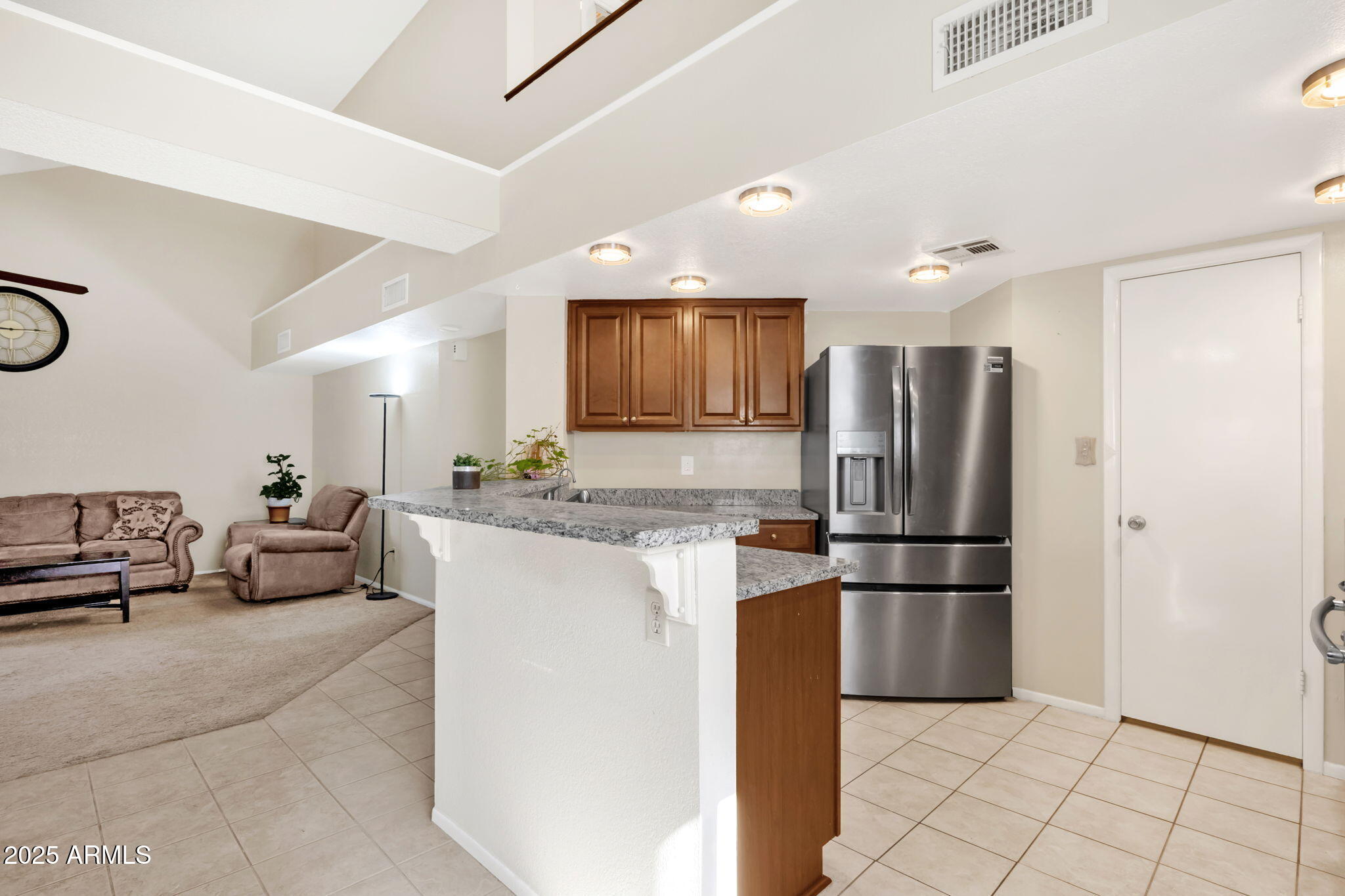 3833 W IVANHOE Street