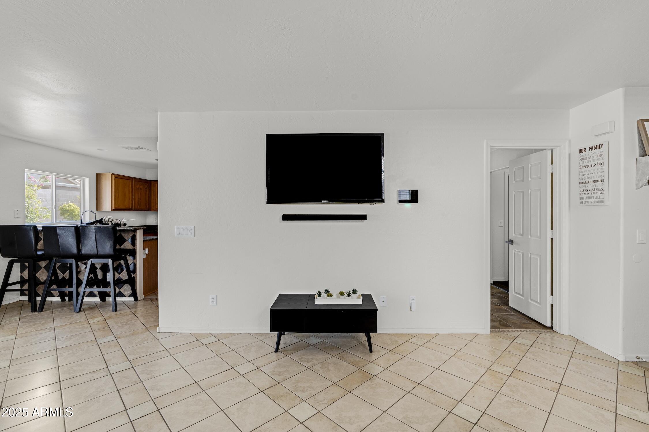 22052 W CASEY Lane