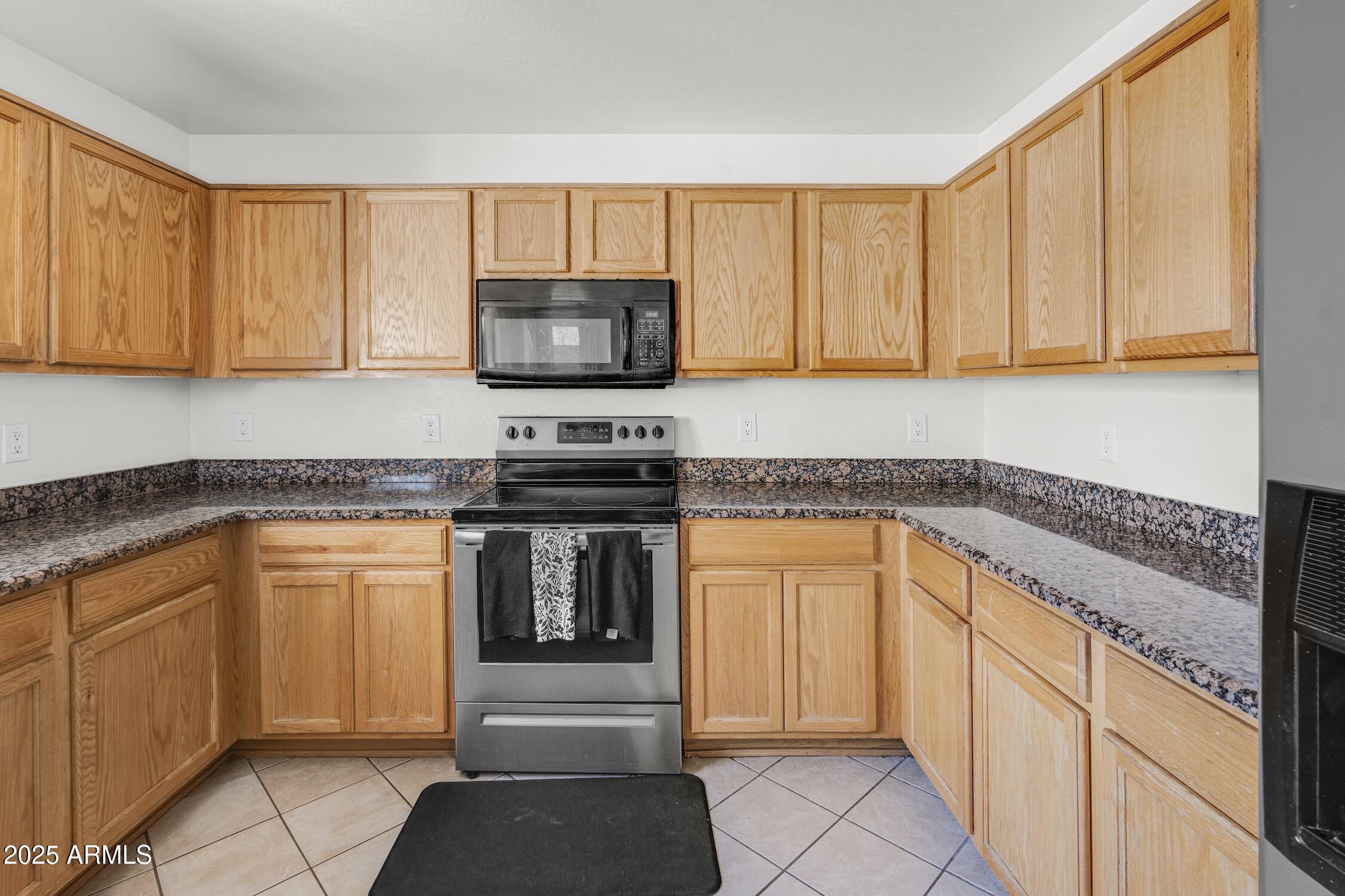 22052 W CASEY Lane