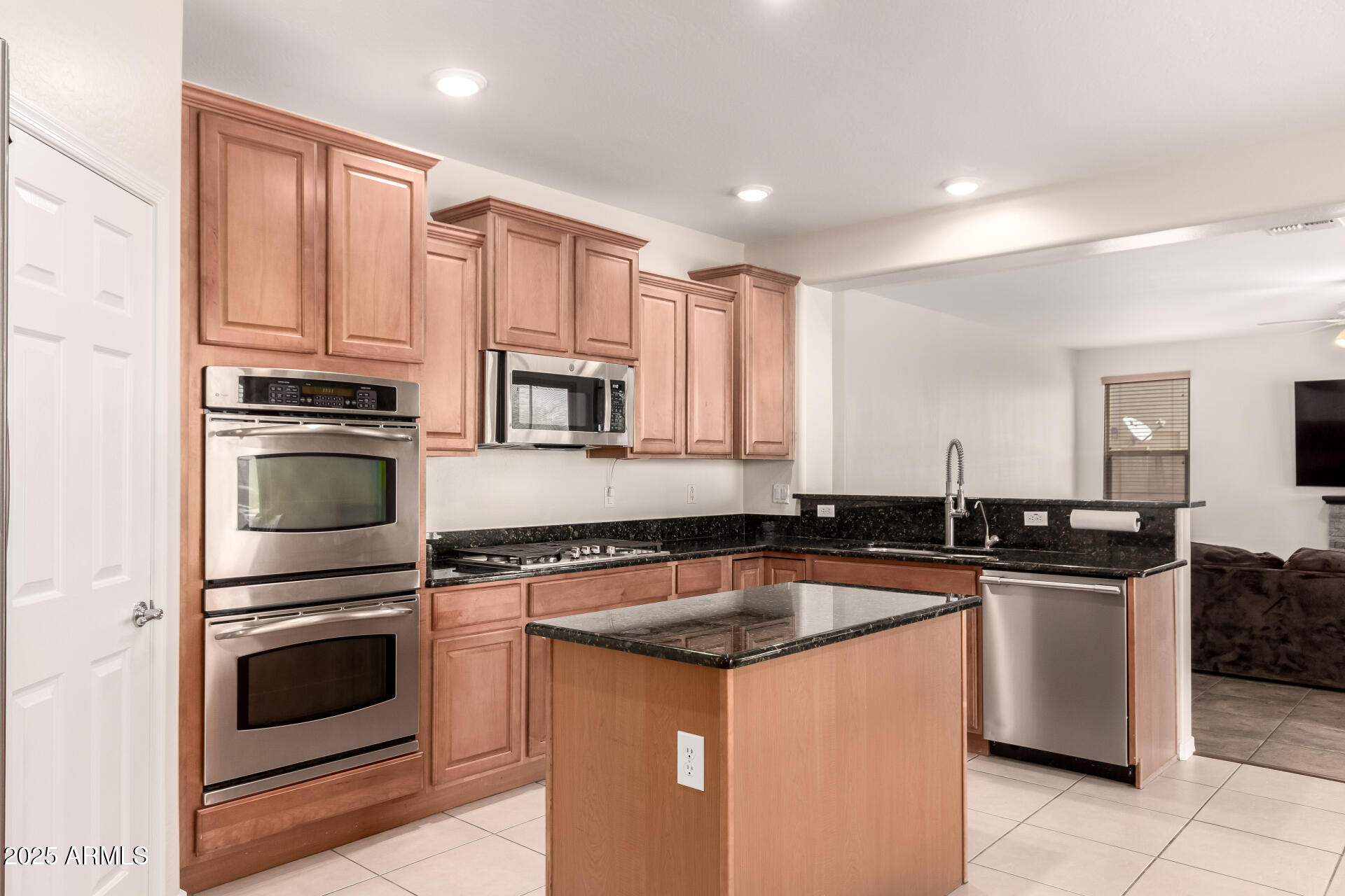 3211 N SPYGLASS Court, Florence